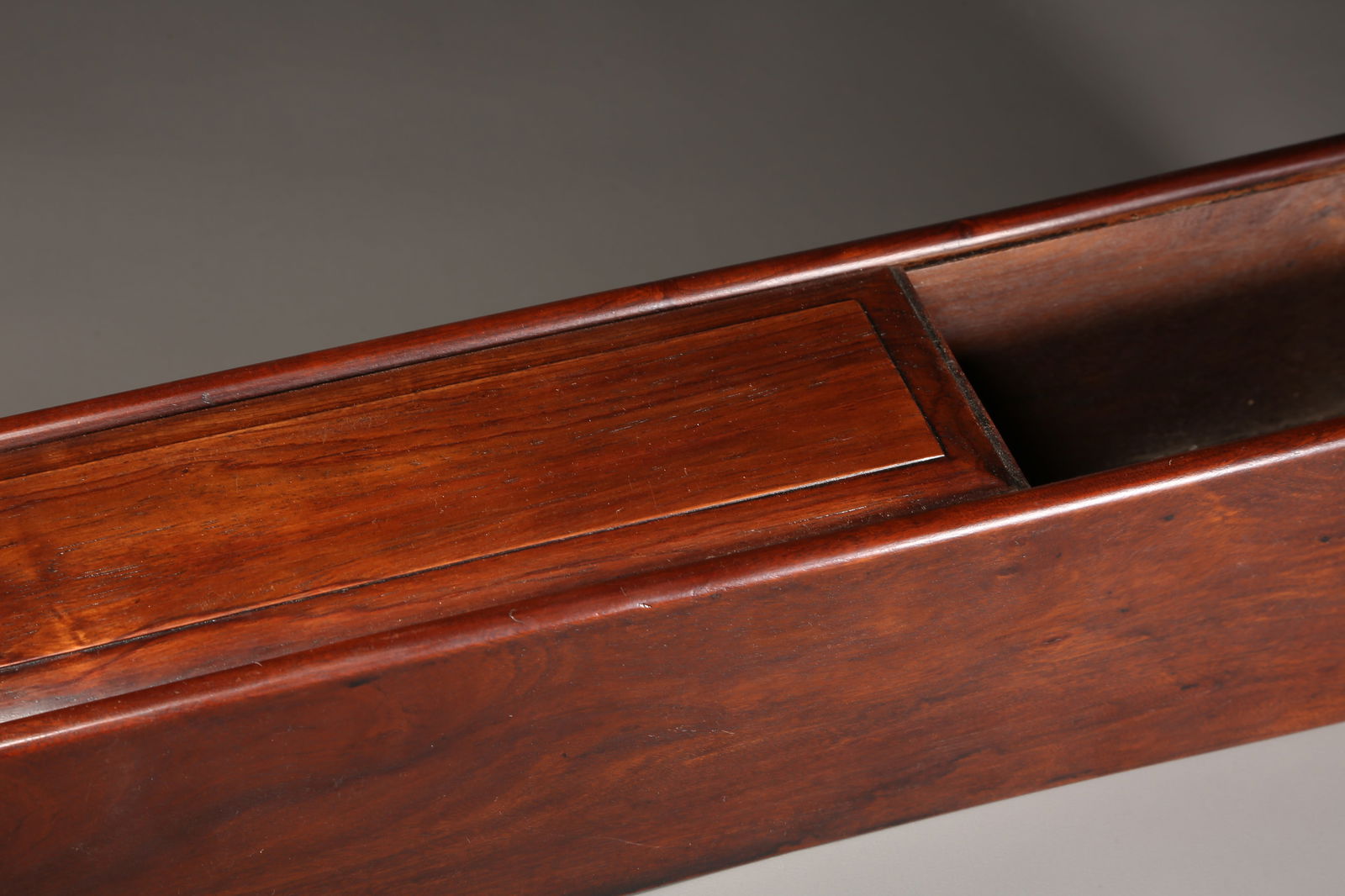 A HUANGHUALI RECTANGULAR LIDDED BOX - 3