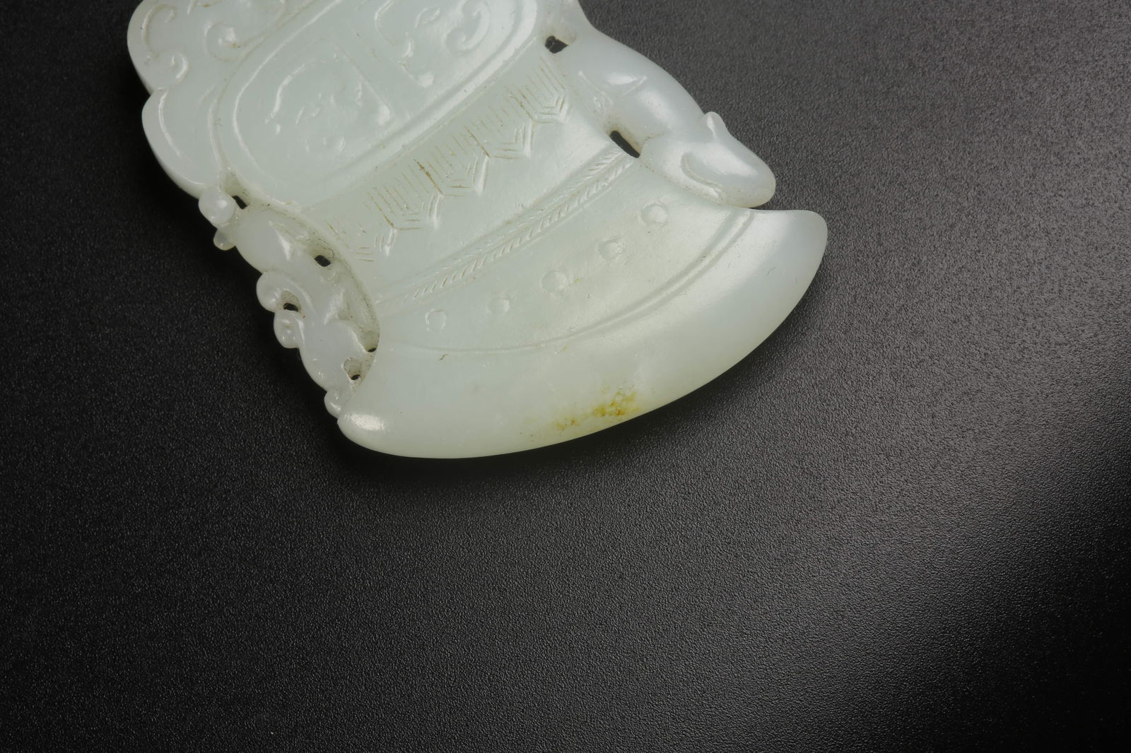 A HETIAN JADE BEAST PATTERN AXE - 3