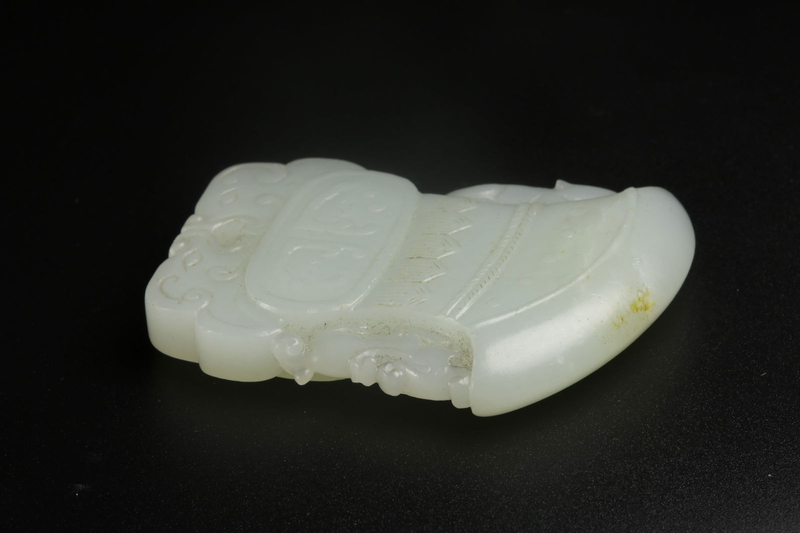 A HETIAN JADE BEAST PATTERN AXE - 4