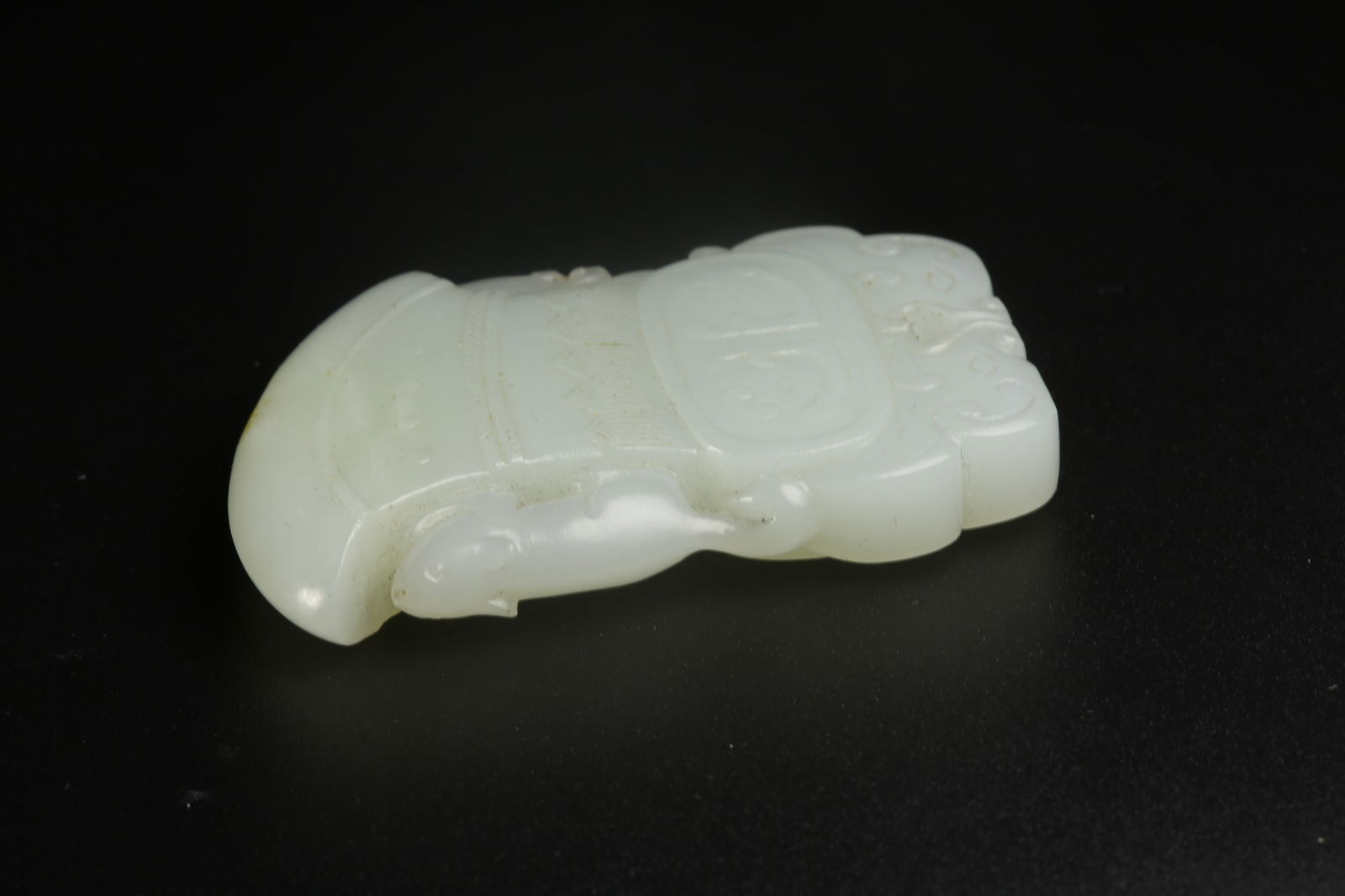 A HETIAN JADE BEAST PATTERN AXE - 6