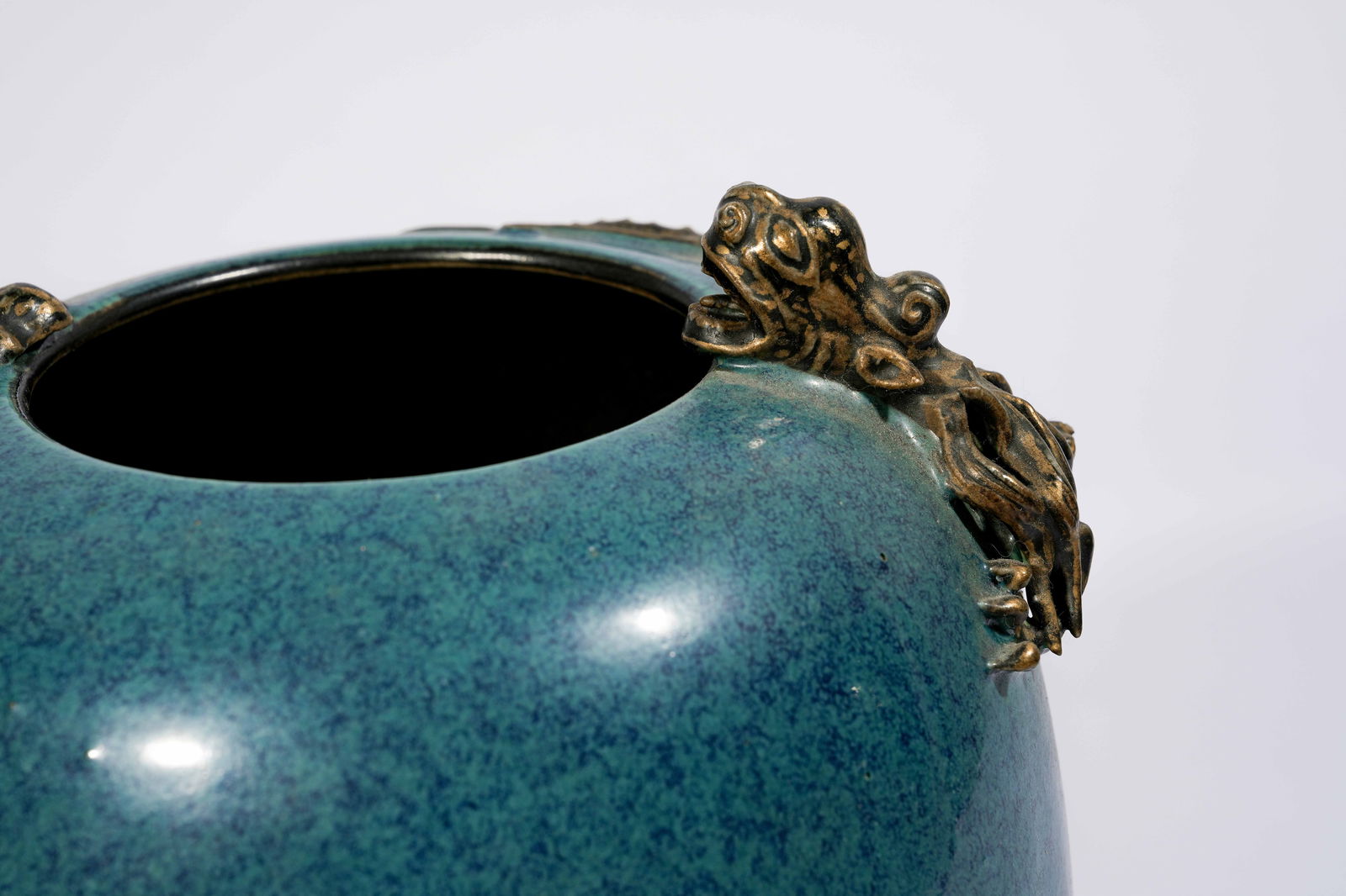 A JUN WARE DRAGON-PATTERNED WINTER MELON JAR - 5
