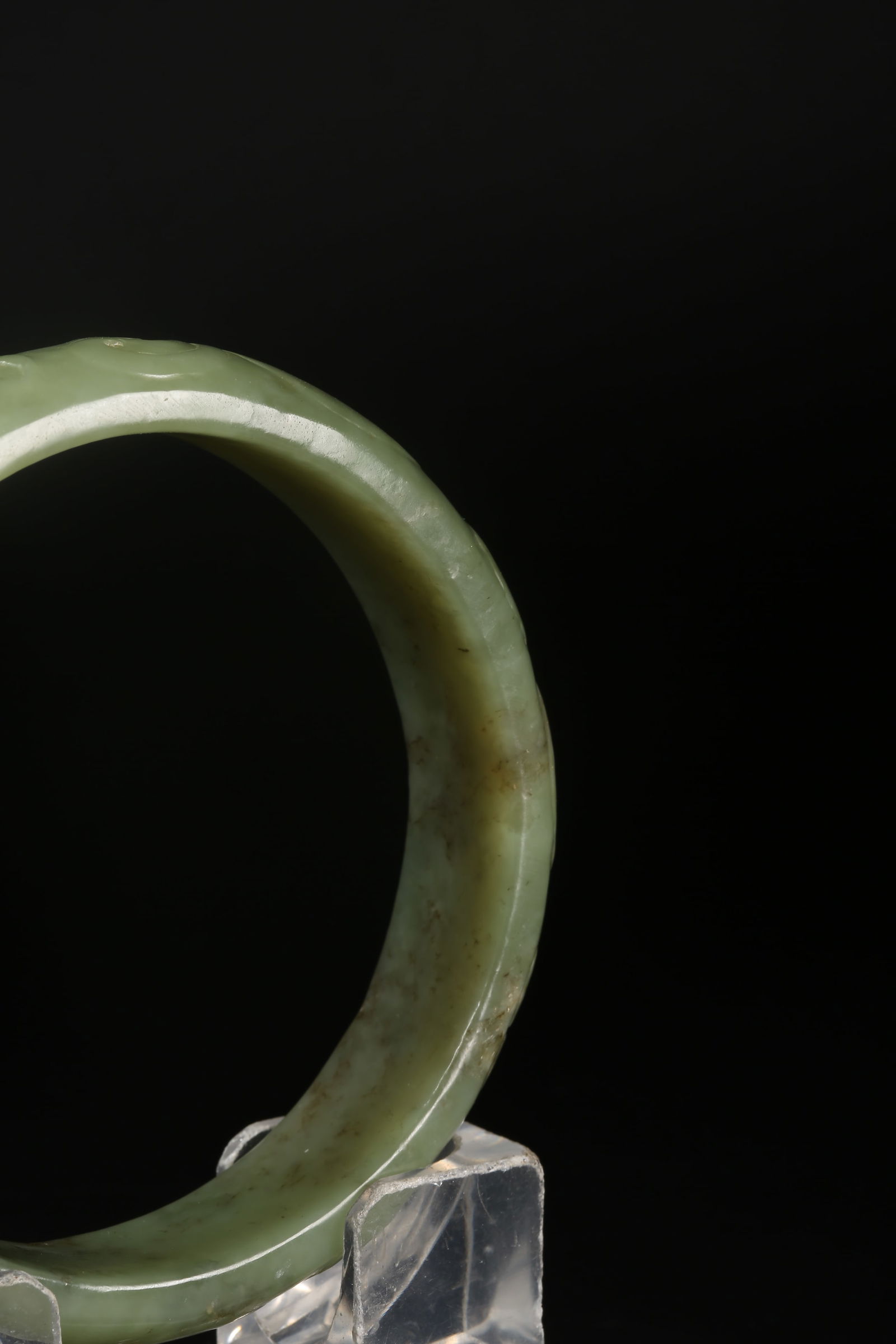 A HETIAN JADE BRACELET WITH SCROLL CLOUD PATTERN - 3