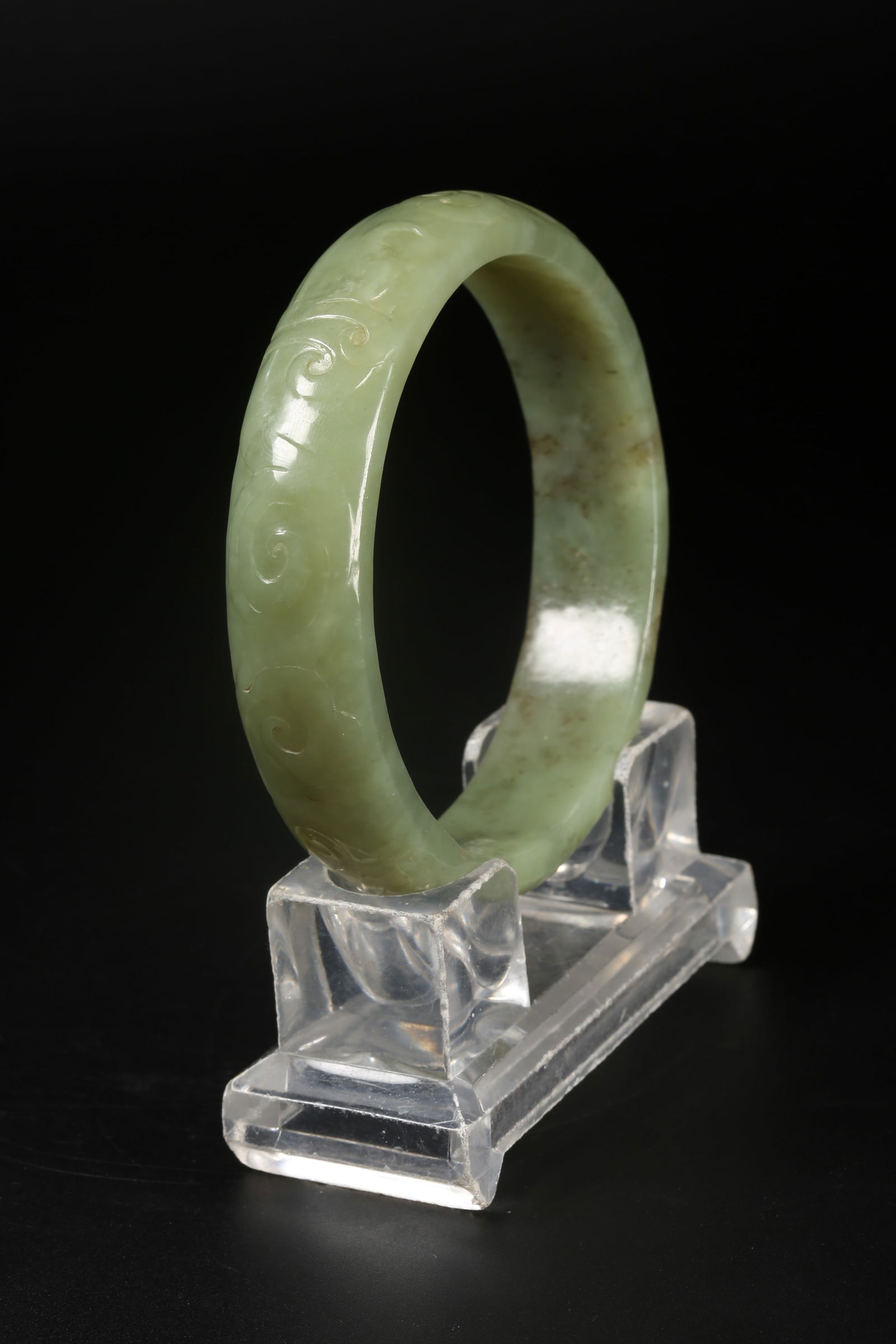 A HETIAN JADE BRACELET WITH SCROLL CLOUD PATTERN - 4