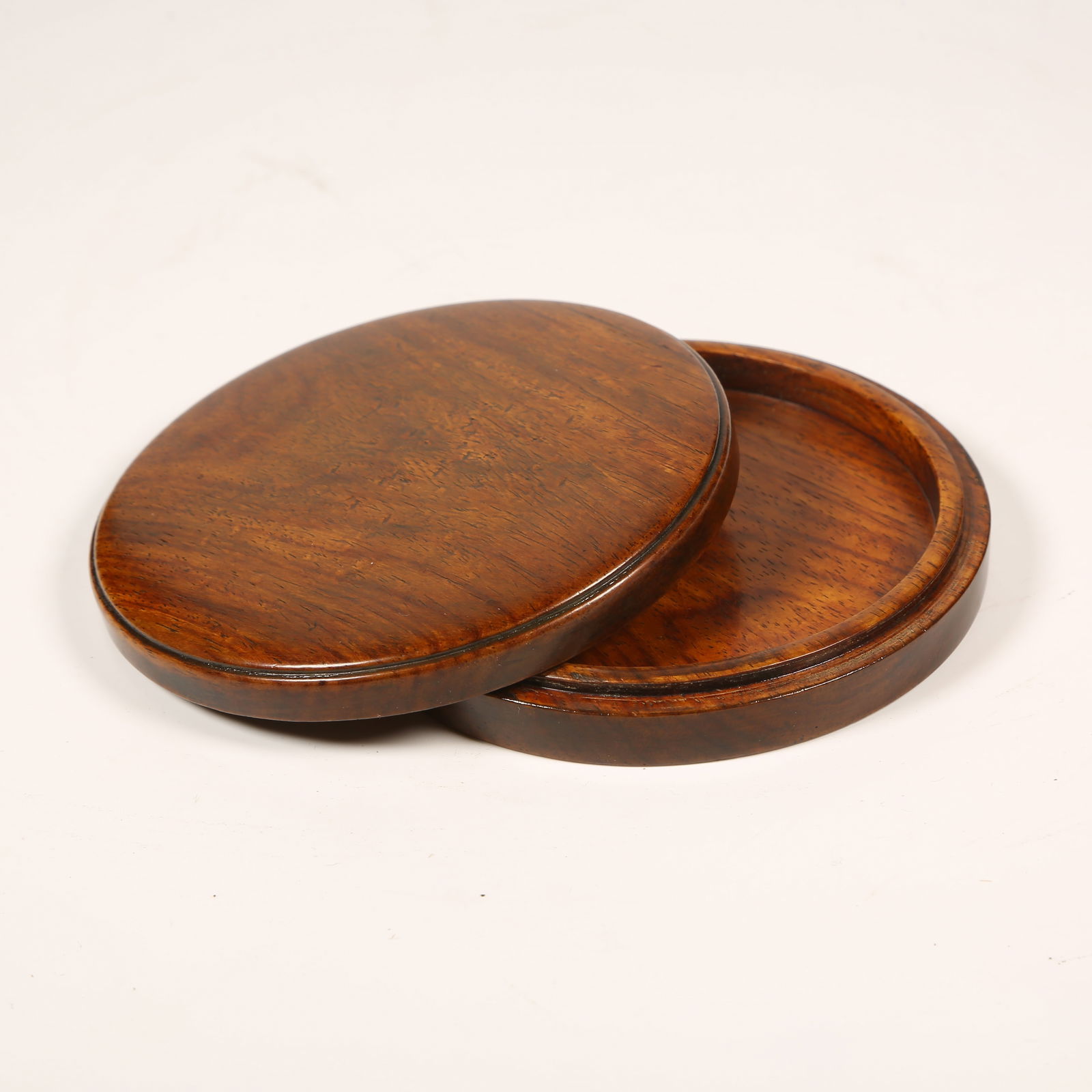 A HUANGHUALI ROUND COVERED BOX (1 of 8)