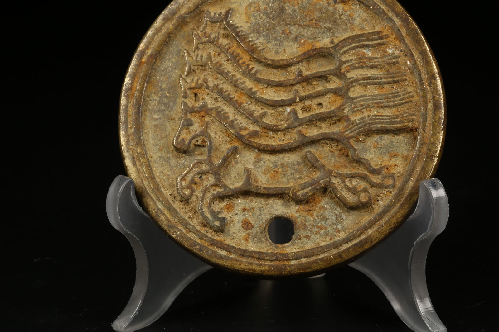 A BRONZE SEAL-PATTERN TOKEN - 3