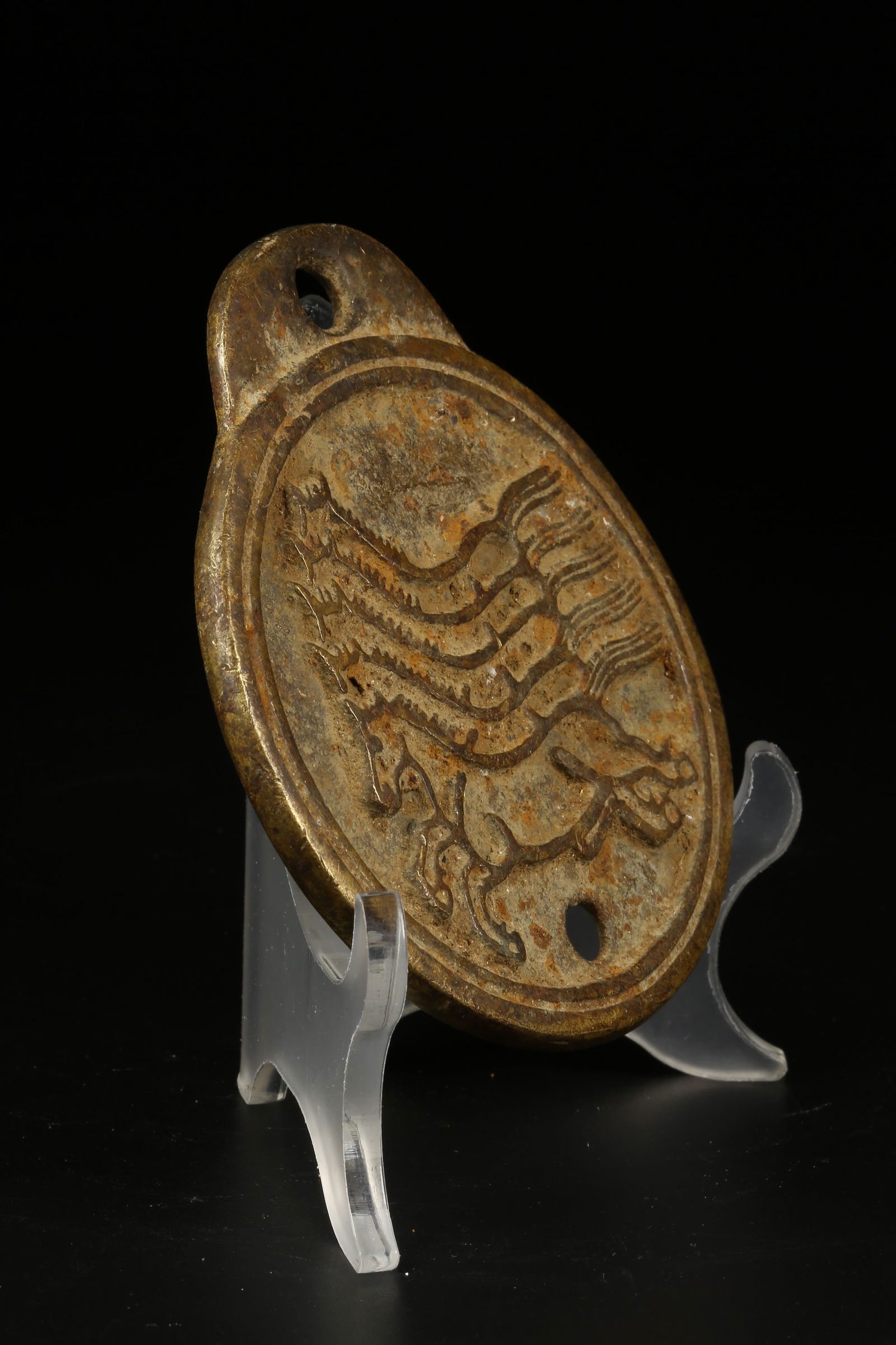 A BRONZE SEAL-PATTERN TOKEN - 5