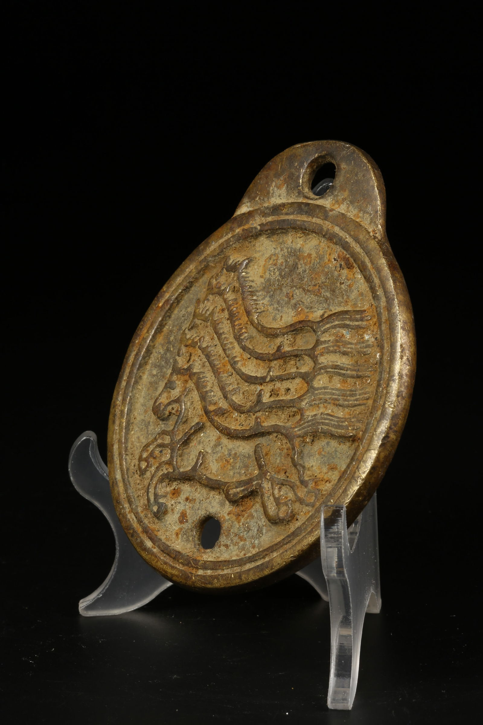 A BRONZE SEAL-PATTERN TOKEN - 6