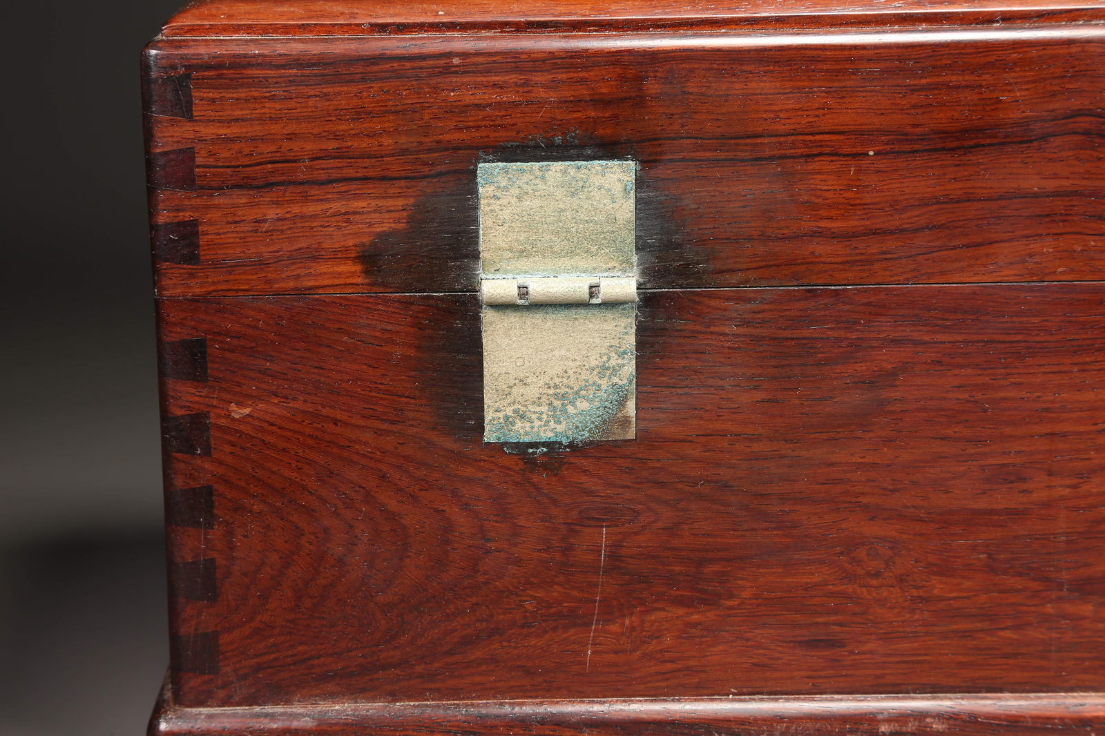 A HUANGHUALI RECTANGULAR LIDDED BOX - 9