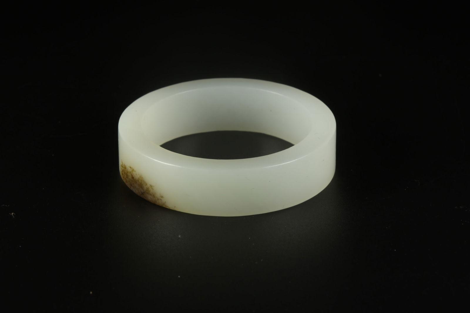 A HETIAN JADE RING - 9