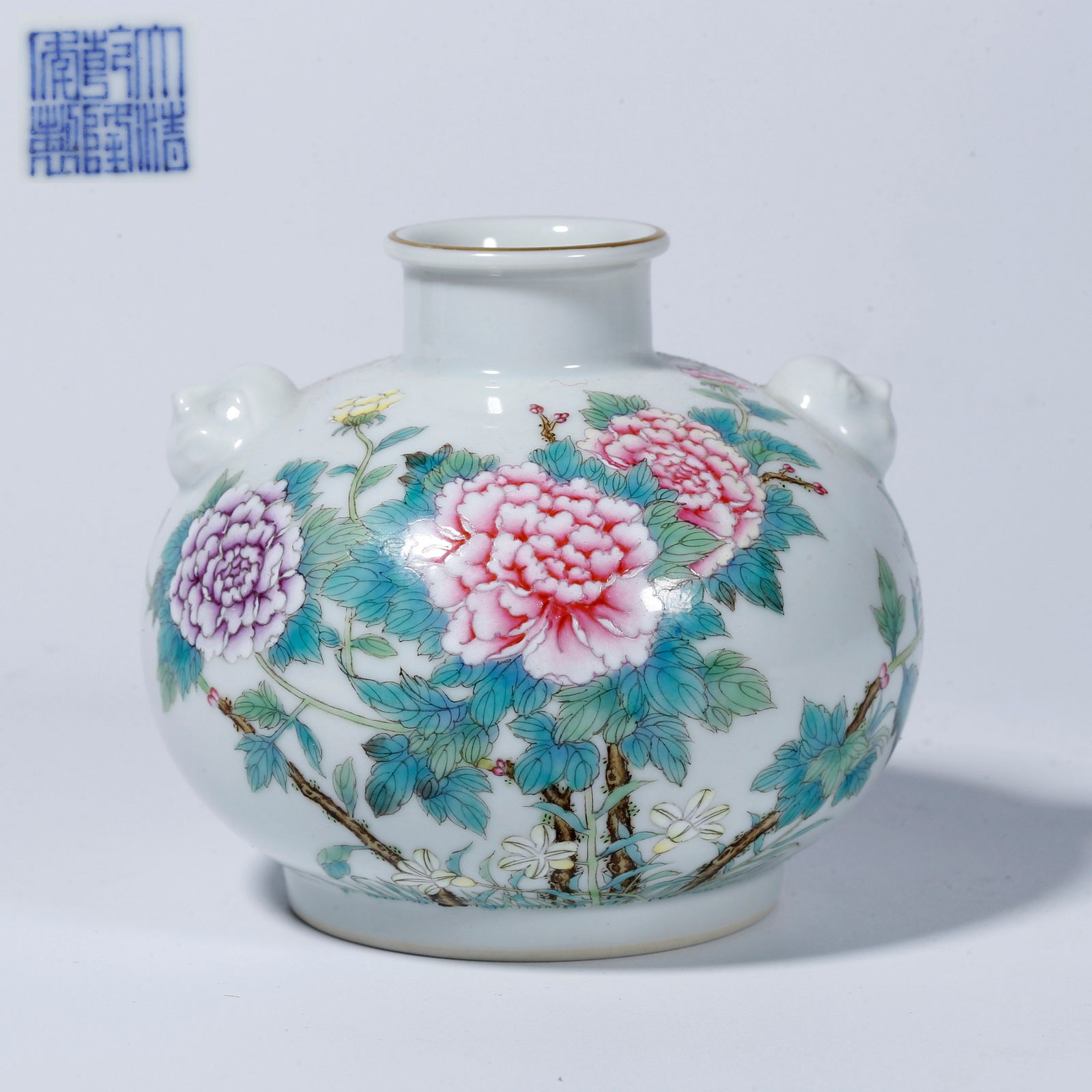A FAMILLE ROSE DOUBLE-EARED VASE WITH FLORAL DESIGN (1 of 10)