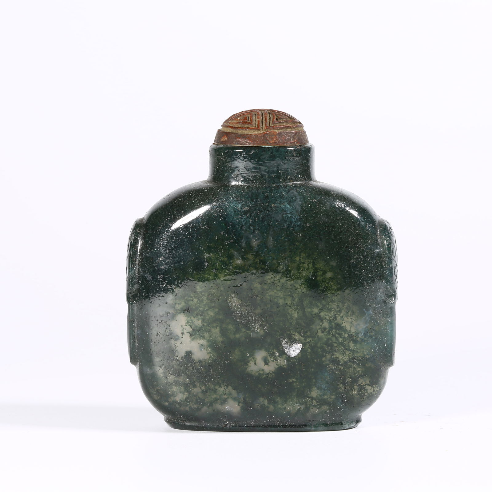 A WATER-GRASS AGATE SNUFF BOTTLE (1 of 9)