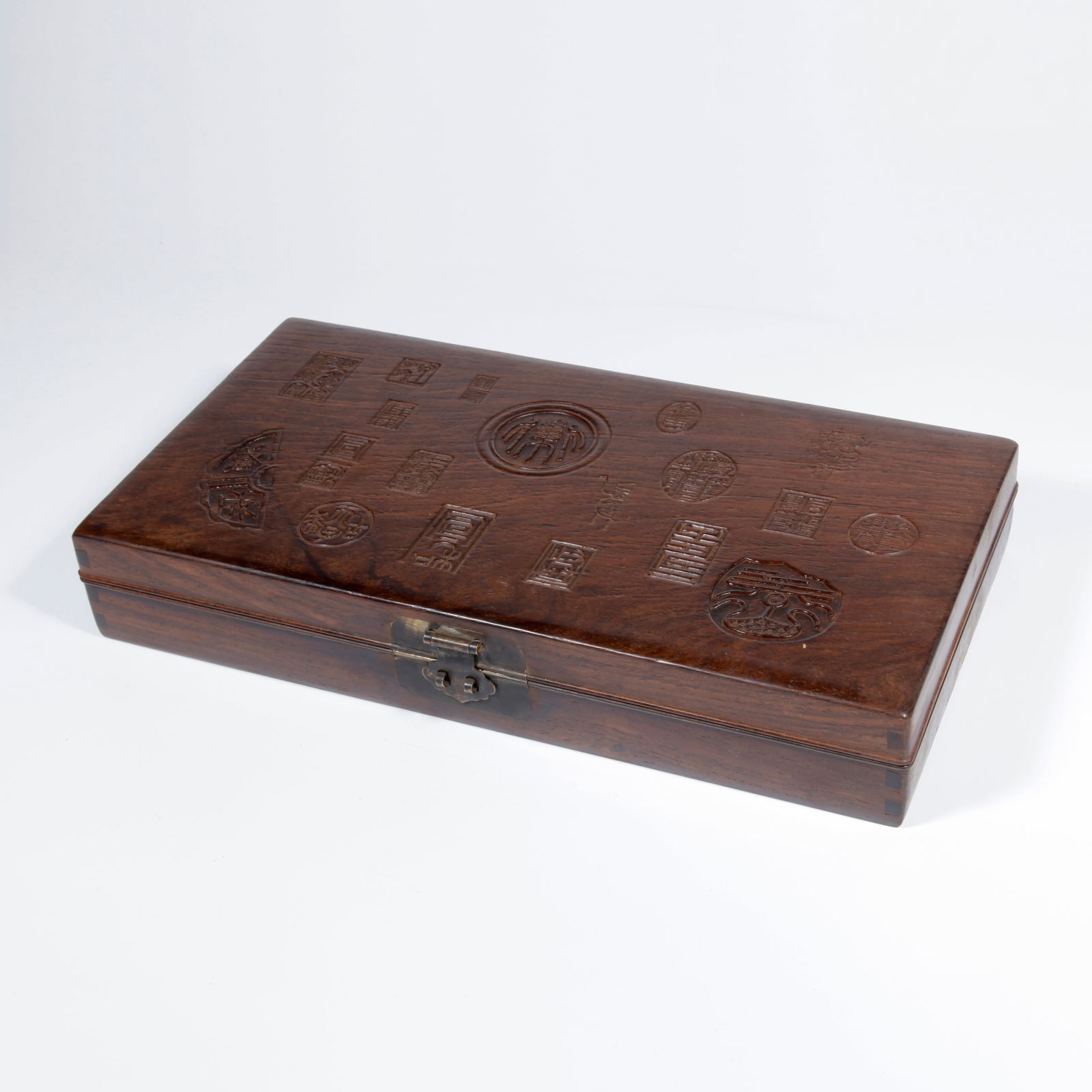 A ZITAN WOOD CARVING COVERED BOX (1 of 9)