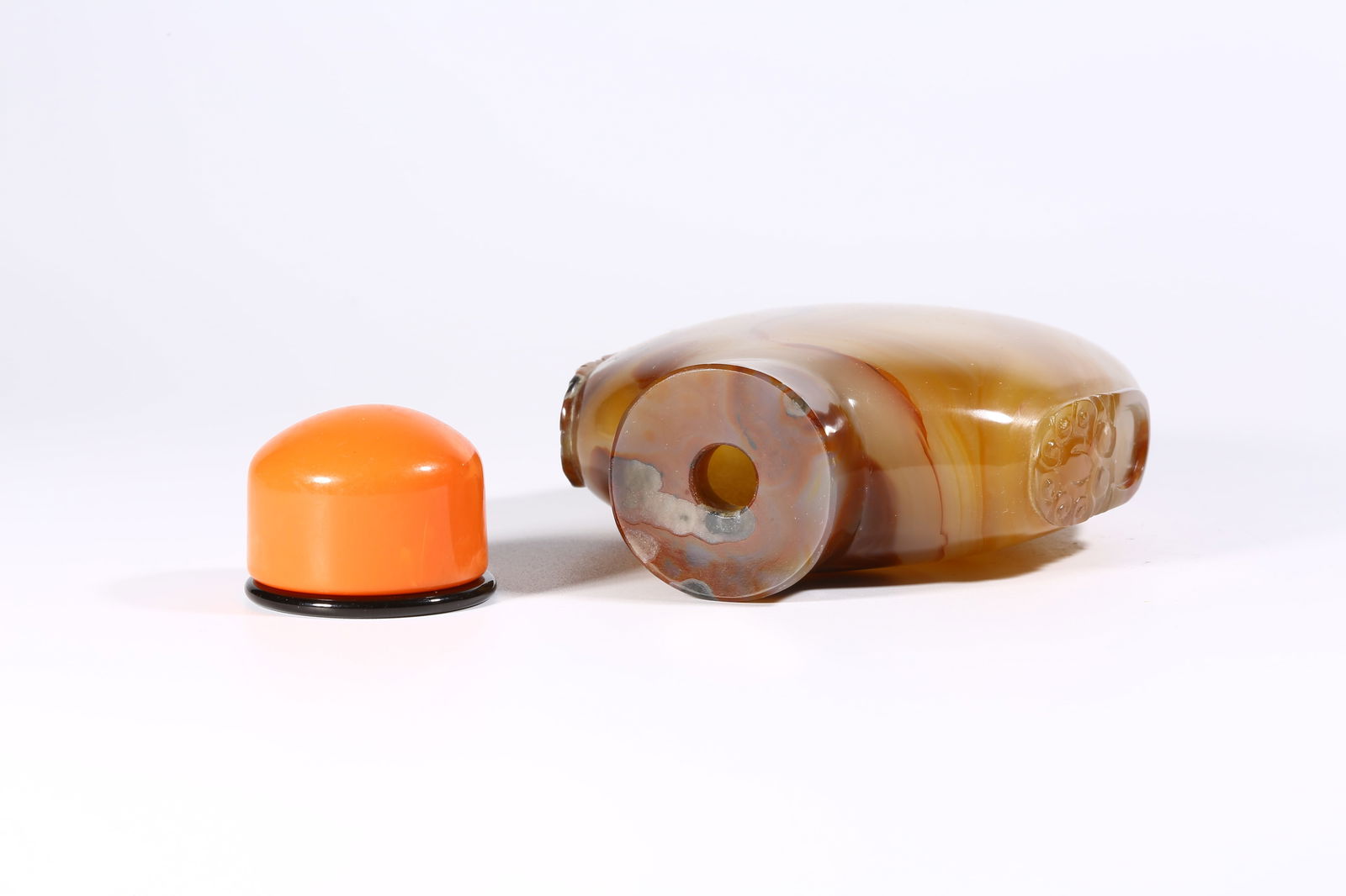 A AGATE SNUFF BOTTLE - 8