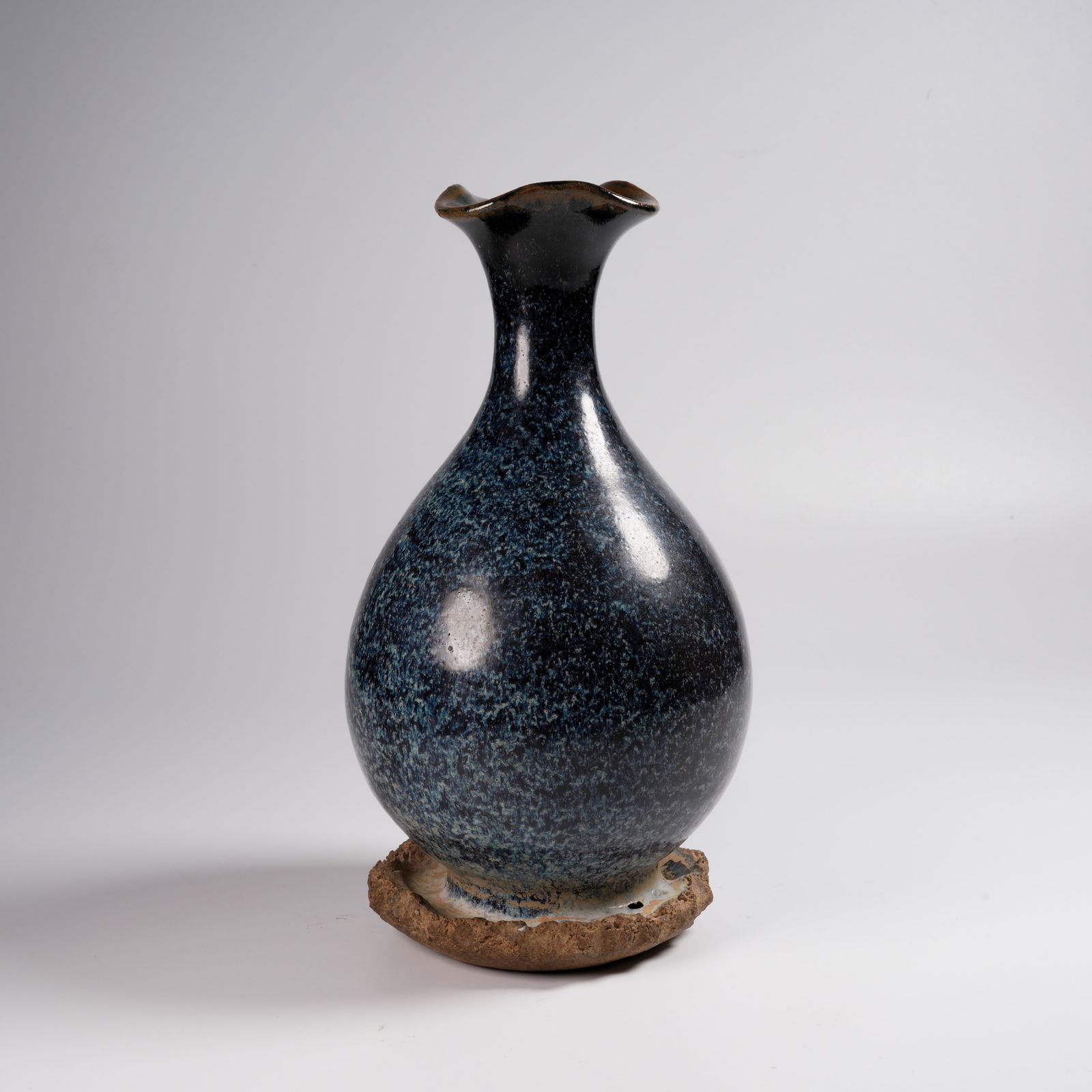 A OLD KILN LOBED-BODY VASE (1 of 10)