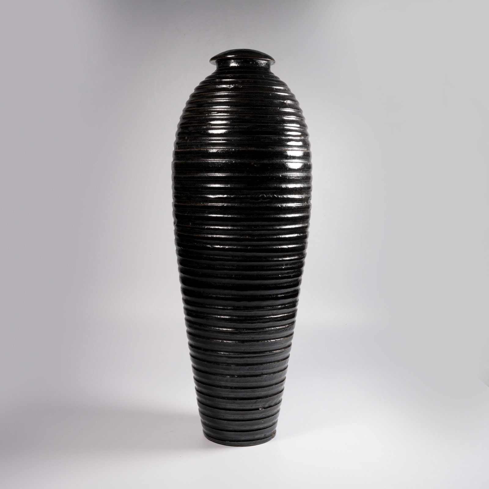 A CIZHOU KILN RIBBED VASE (1 of 9)