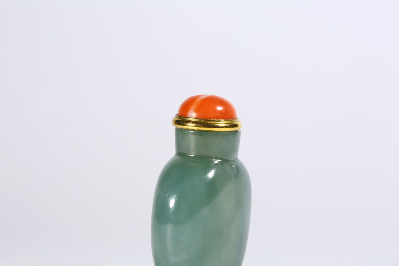 A JADEITE SNUFF BOTTLE - 4