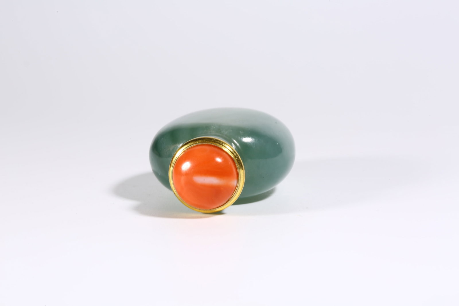 A JADEITE SNUFF BOTTLE - 8