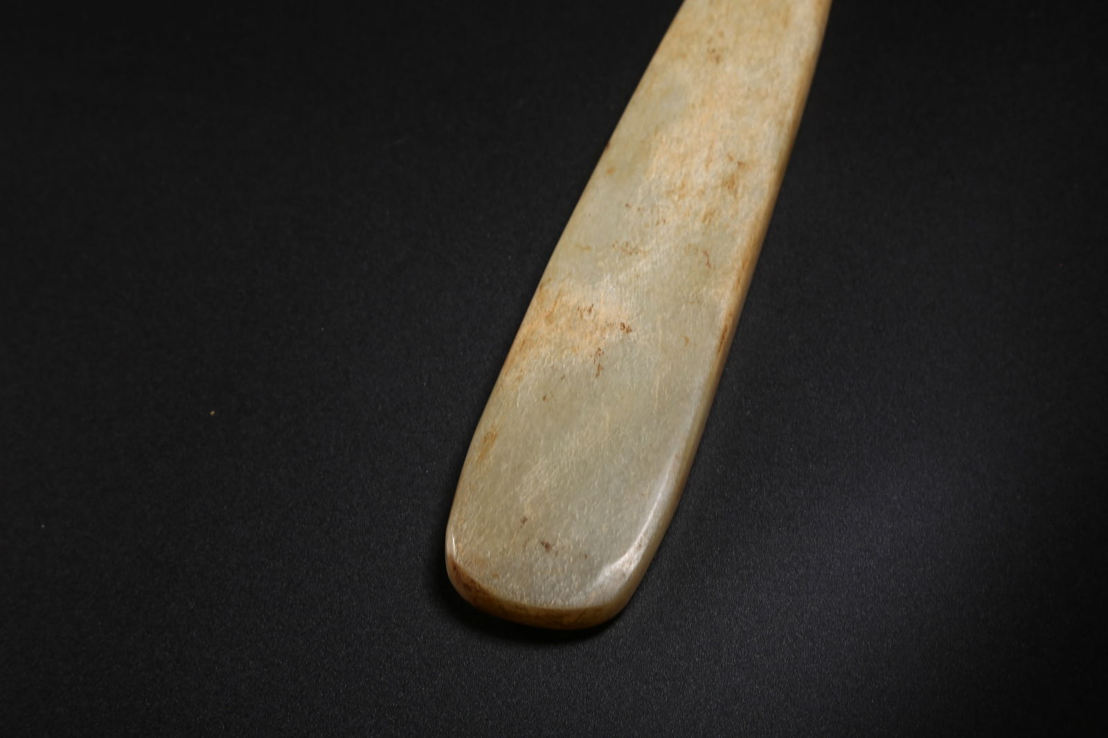 A ARCHAIC JADE AXE - 7