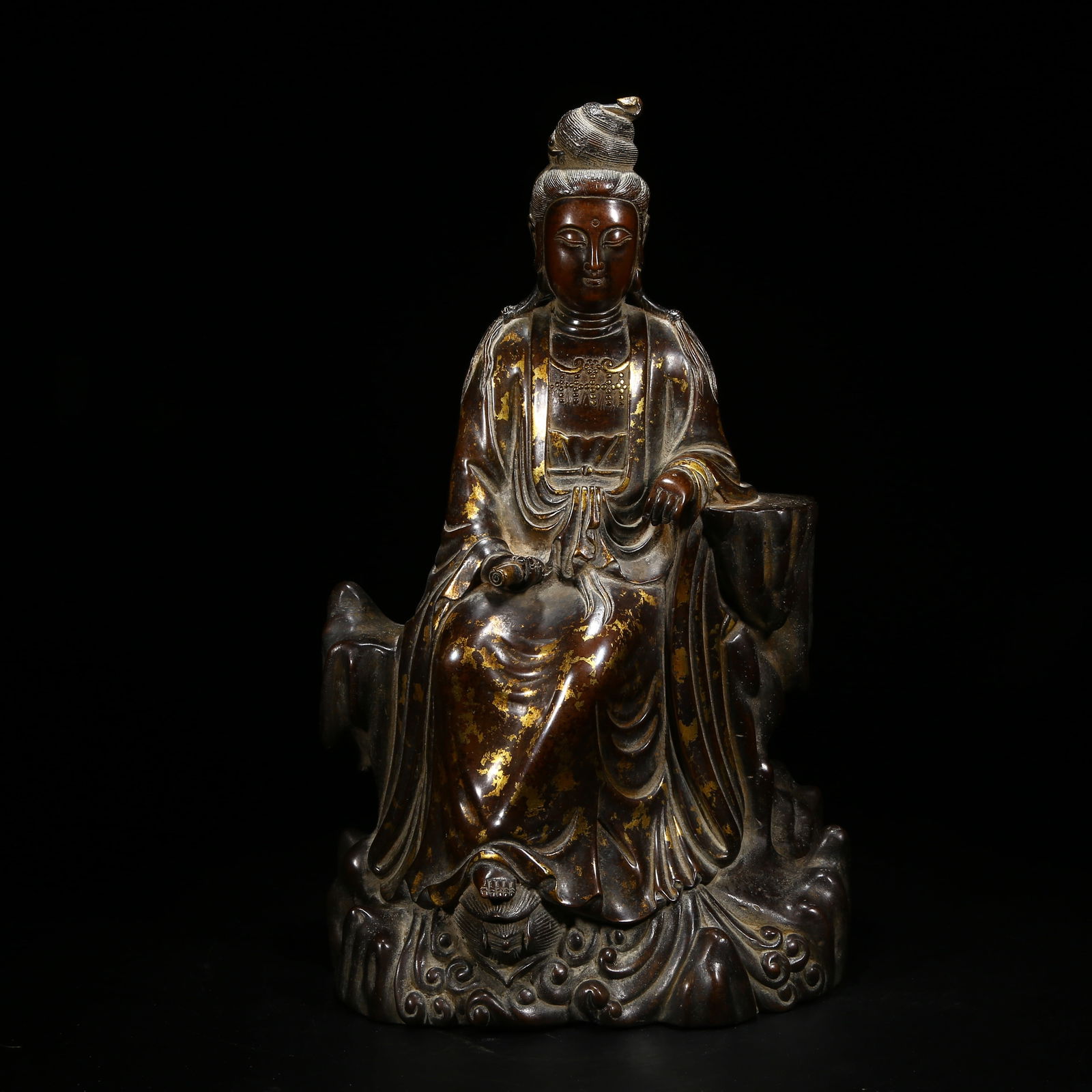 A GILDED BRONZE STATUE OF FREE AVALOKITESHVARA (1 of 9)