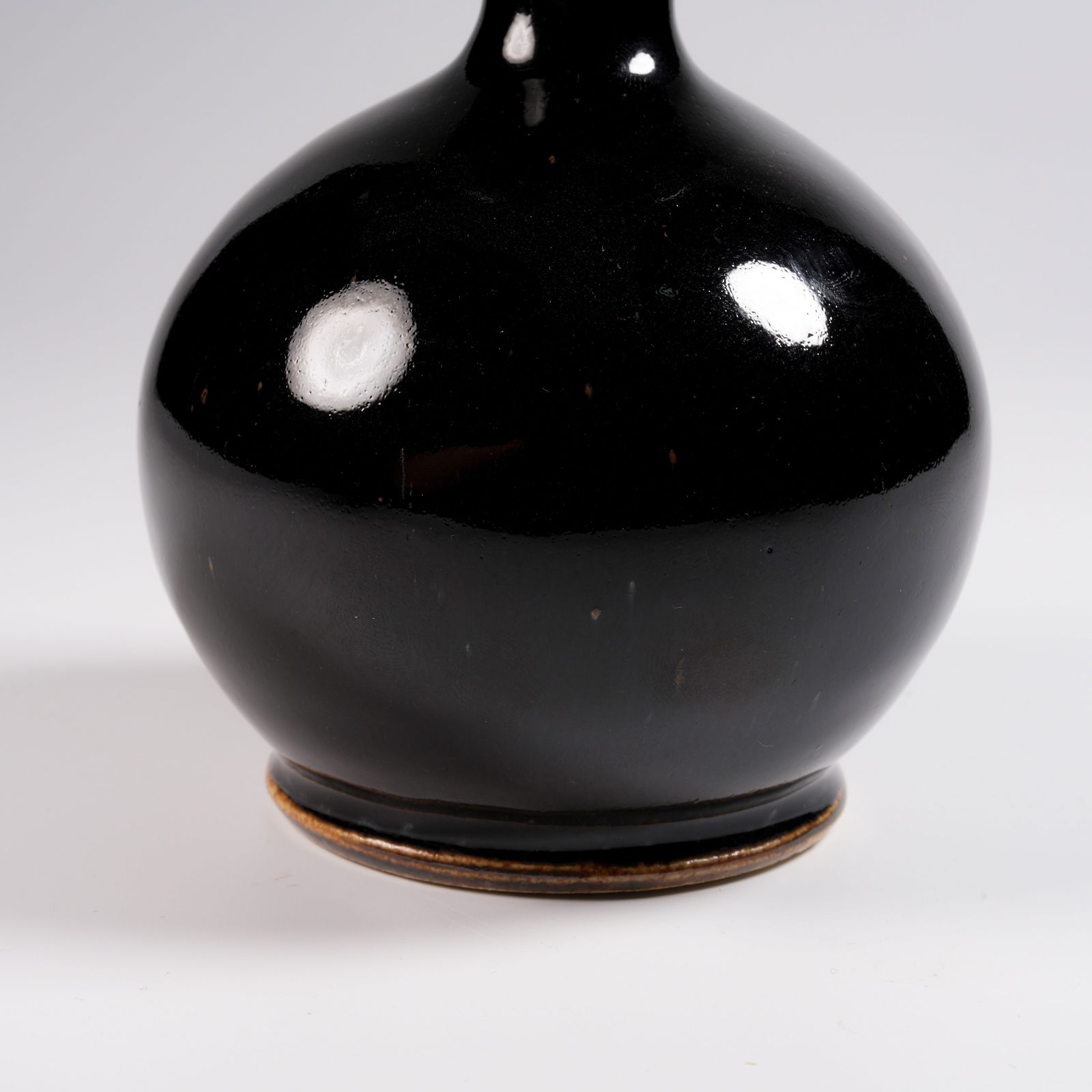 A DING WARE FLOWER VASE - 6