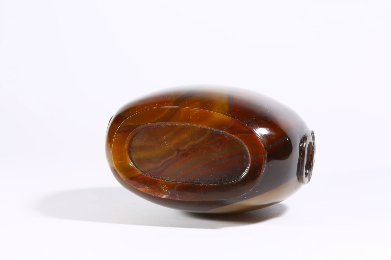 A LARGE AGATE SNUFF BOTTLE - 9