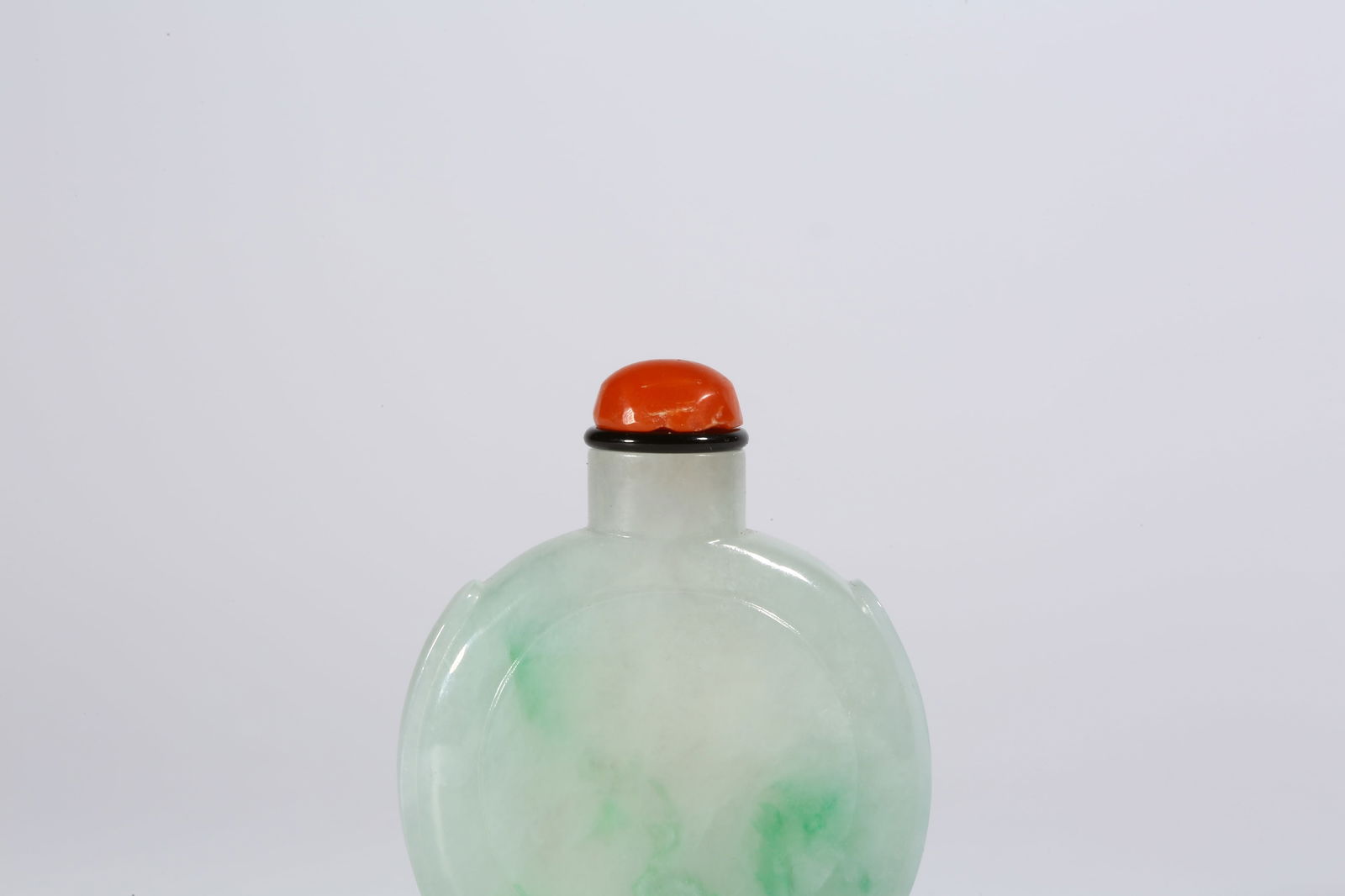 A JADEITE SNUFF BOTTLE - 2
