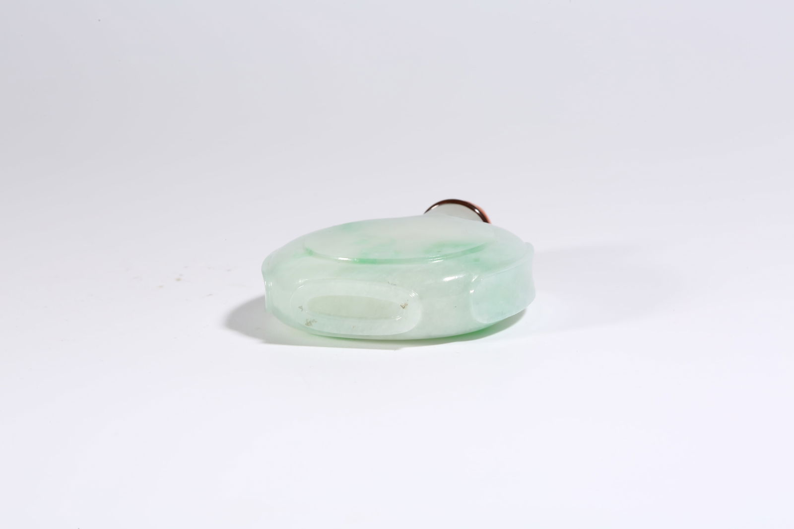 A JADEITE SNUFF BOTTLE - 9