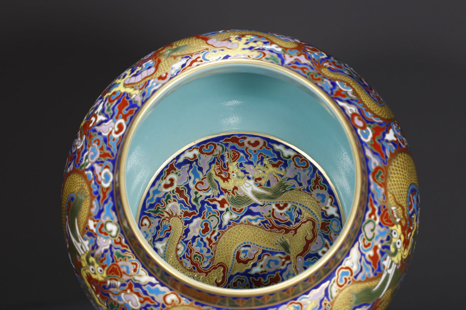 A ENAMEL-PAINTED CLOUD DRAGON PATTERN COVERED JAR - 8