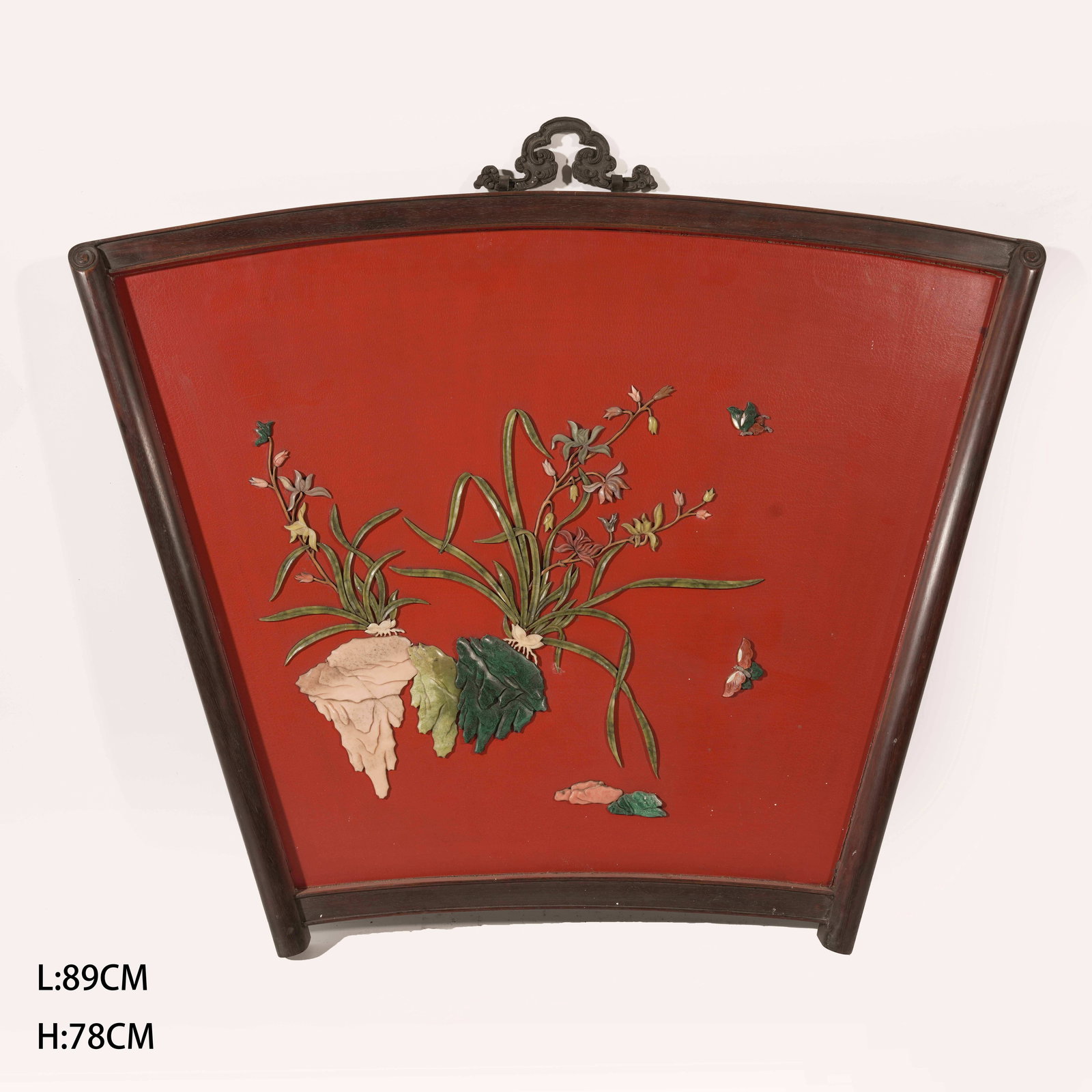 A HUANGHUALI "HUNDRED TREASURES" INLAID HANGING PANEL WITH BUTTERFLY-AND-FLOWER MOTIF: Huanghuali "Hundred Treasures" Inlaid Hanging Panel with Butterfly-and-Flower Motif