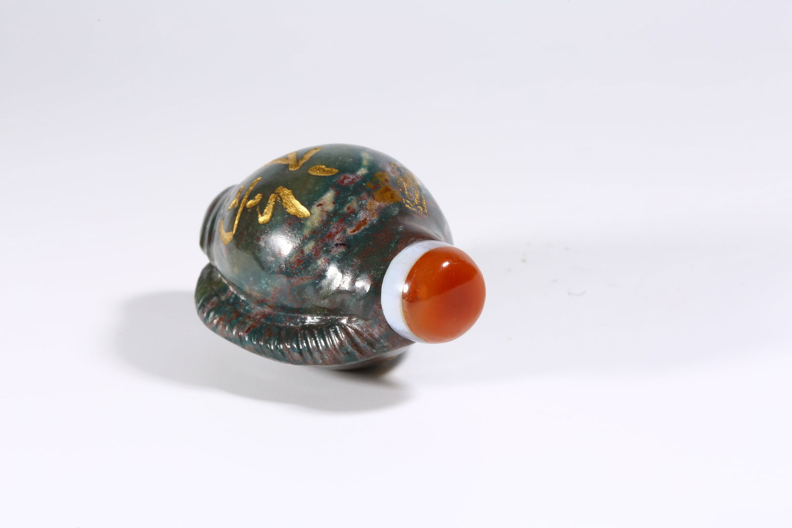 A AGATE SNUFF BOTTLE IN CONCH SHELL SHAPE - 6