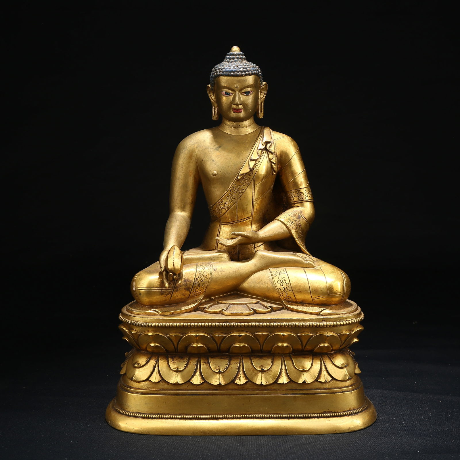 A GILT BRONZE ZANABAZAR-STYLE MEDICINE BUDDHA STATUE (1 of 9)