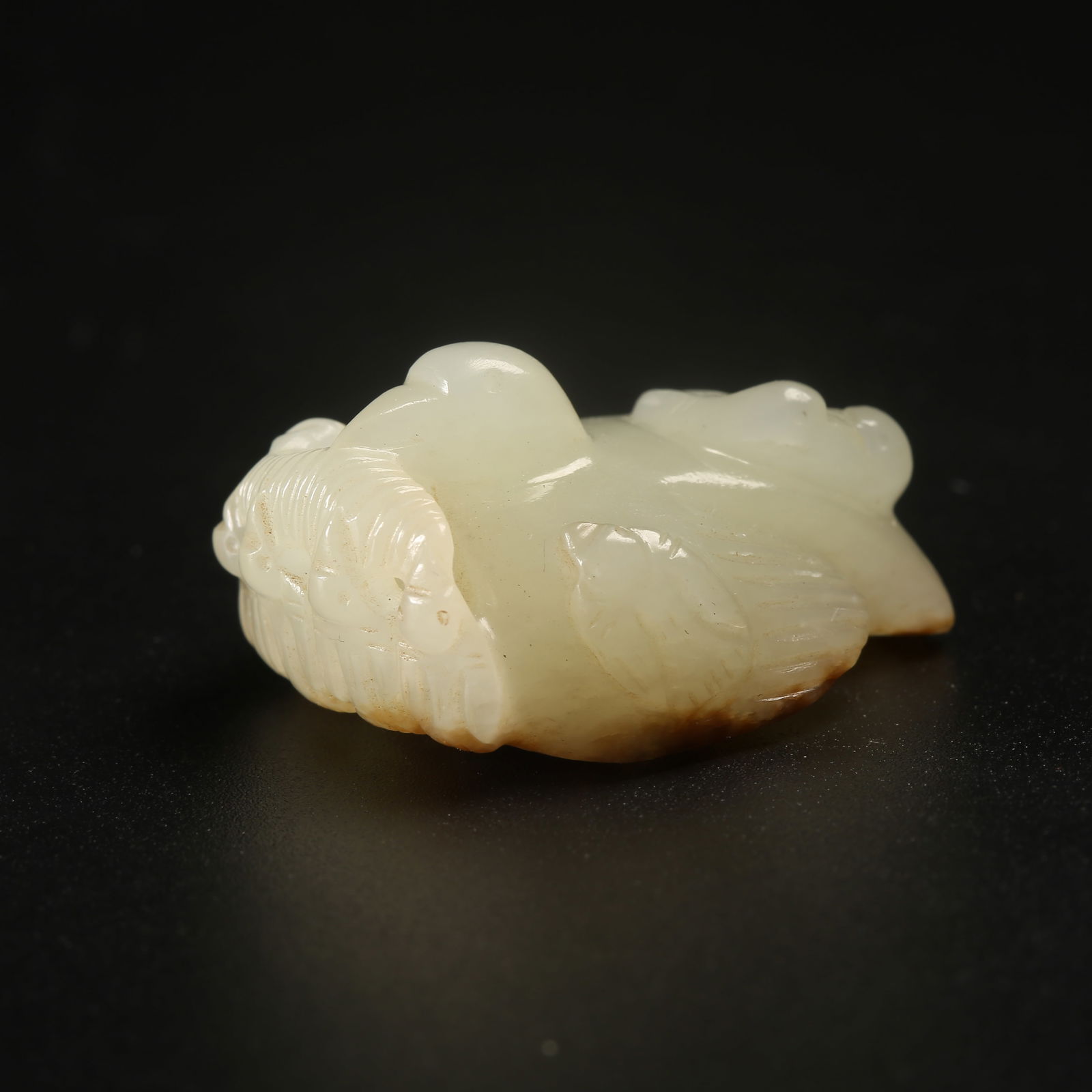 A ARCHAIC JADE "MOTHER OF THE NATION" PENDANT (1 of 9)