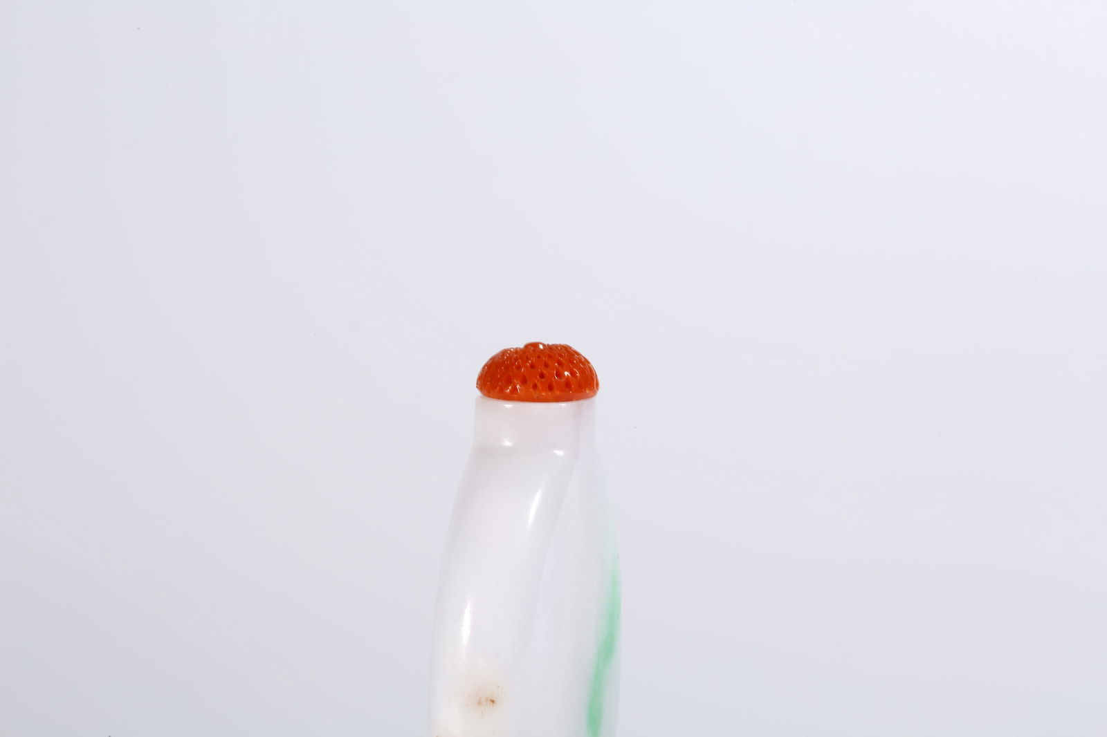 A JADEITE SNUFF BOTTLE - 4