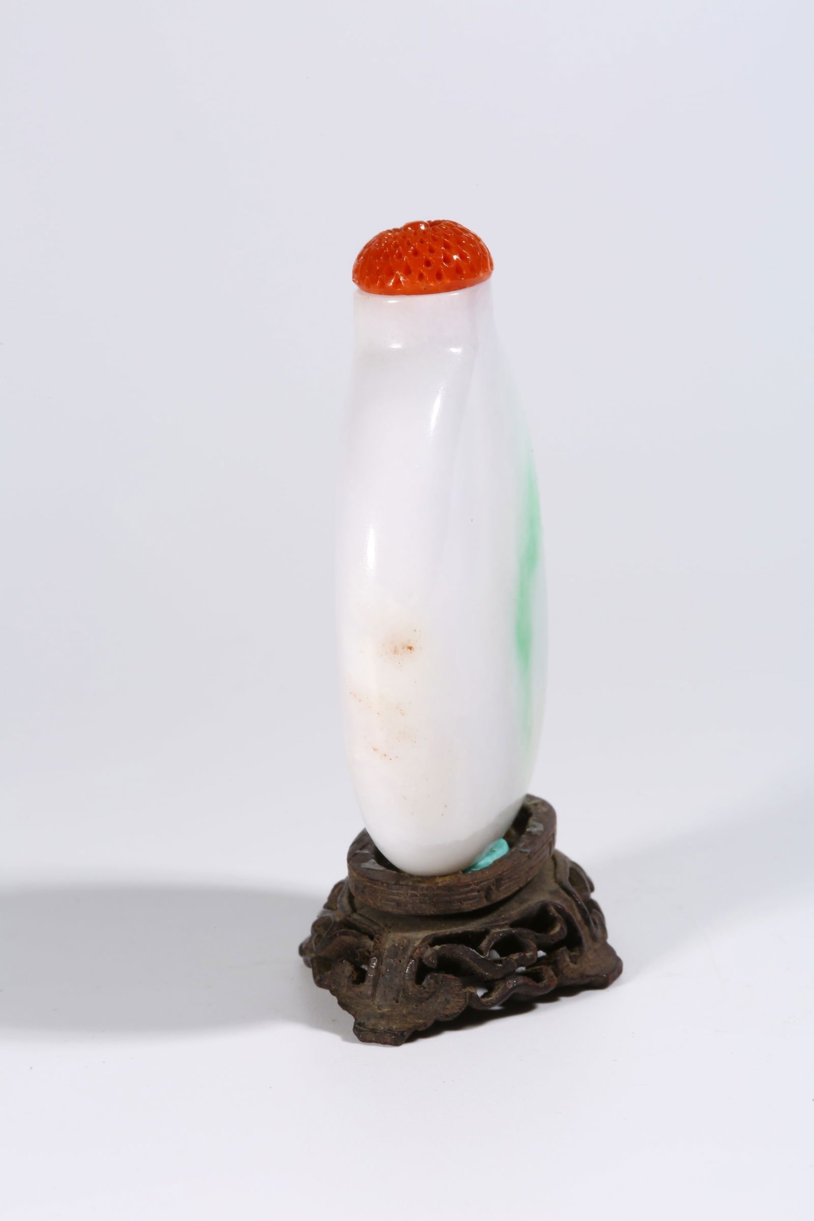 A JADEITE SNUFF BOTTLE - 5