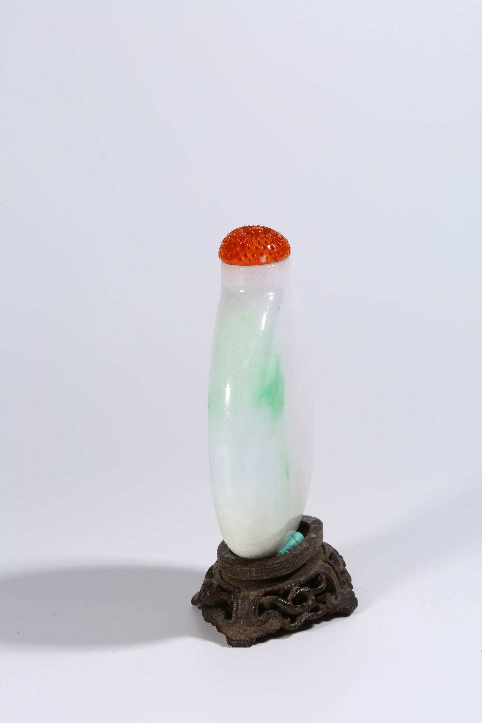 A JADEITE SNUFF BOTTLE - 7