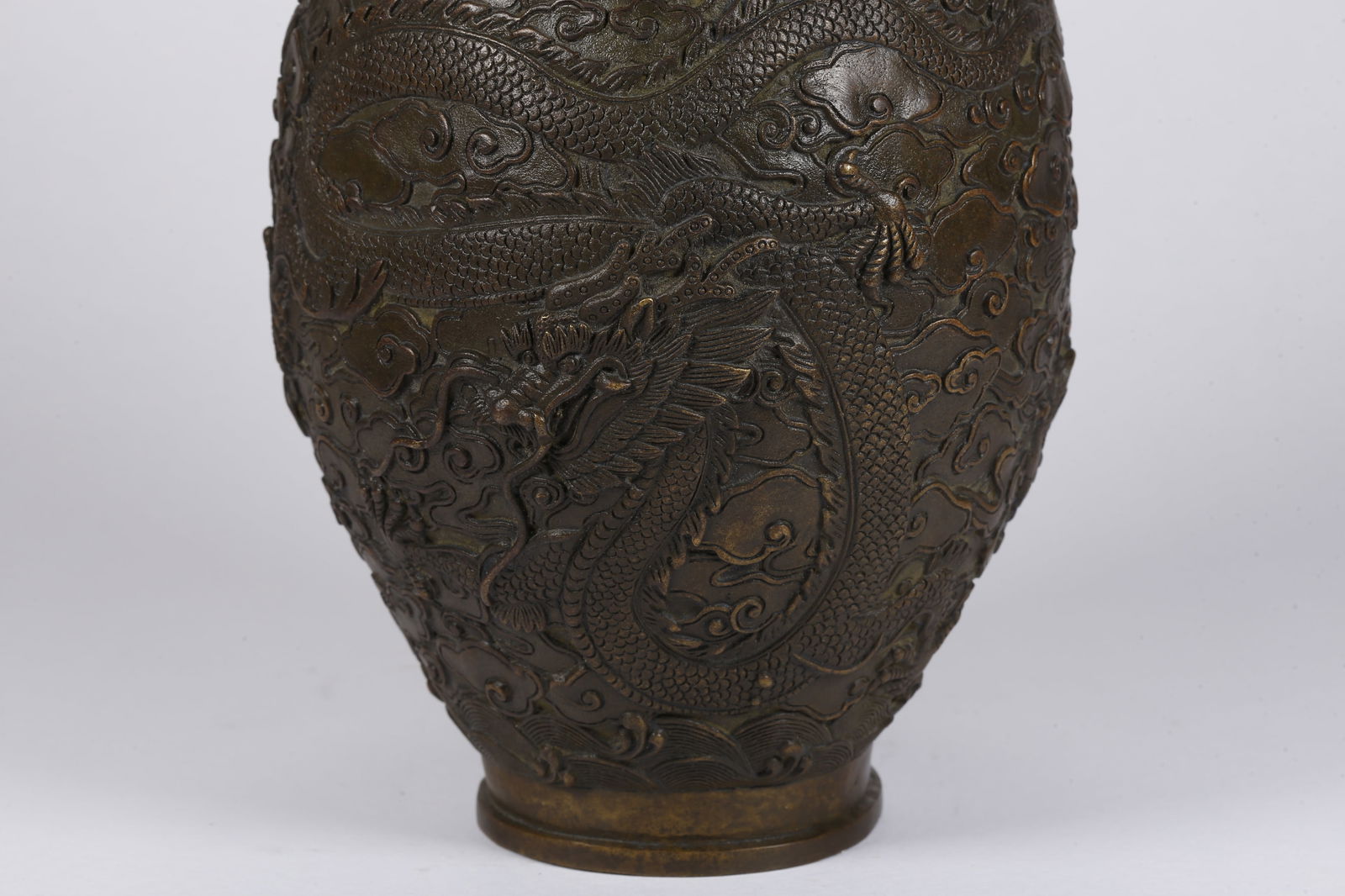 A BRONZE CLOUD AND DRAGON PATTERN APPRECIATION VASE - 3
