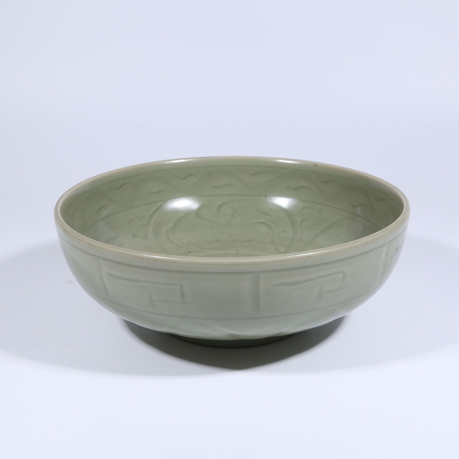 A LONGQUAN CELADON BOWL WITH FLORAL DESIGN (1 of 8)
