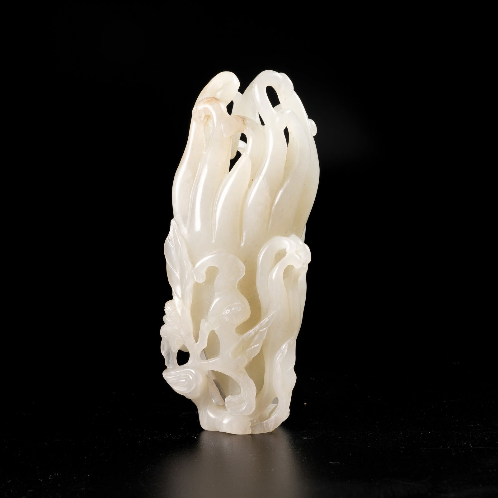 A HETIAN JADE BUDDHA’S HAND CITRON ORNAMENT (1 of 10)