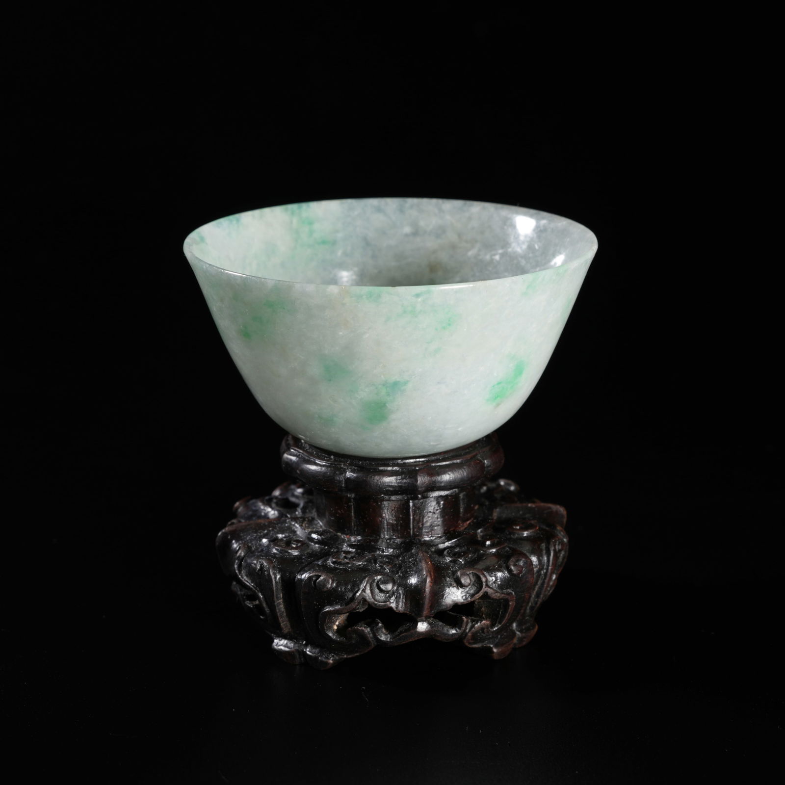 A JADEITE CUP (1 of 10)