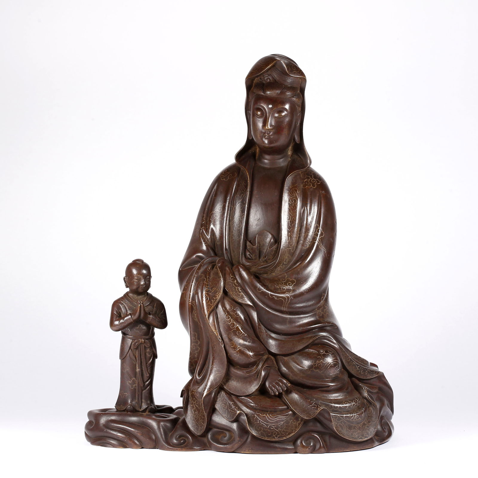 A BRONZE AVALOKITESHVARA STATUE: Bronze Avalokiteshvara Statue