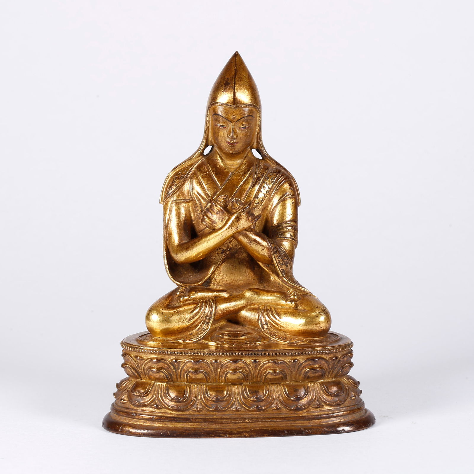 A GILT BRONZE LAMA STATUE: Gilt Bronze Lama Statue