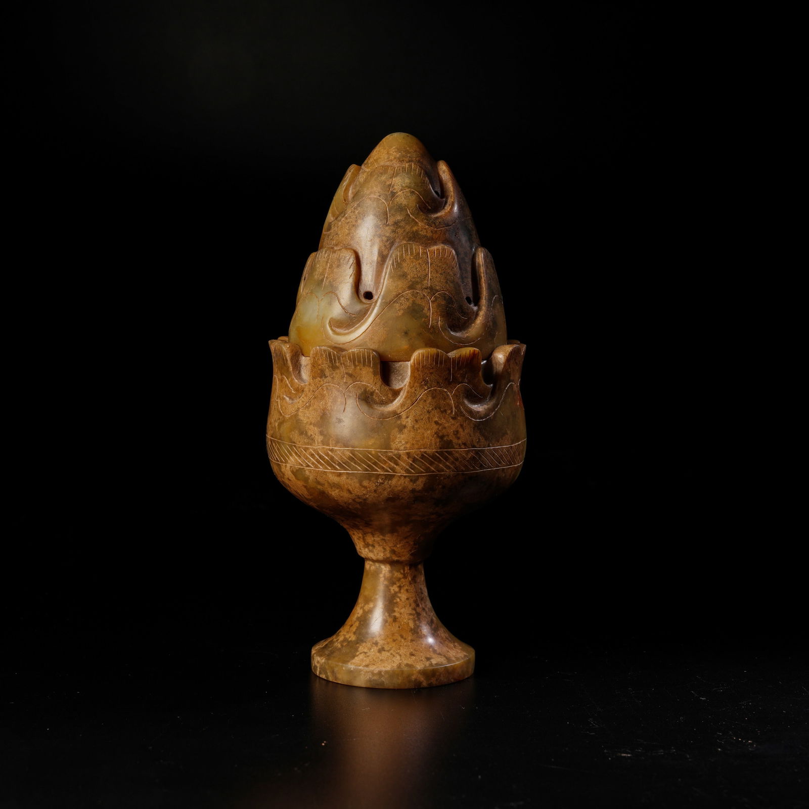 A ANCIENT JADE BOSHAN INCENSE BURNER: Ancient Jade Boshan Incense Burner