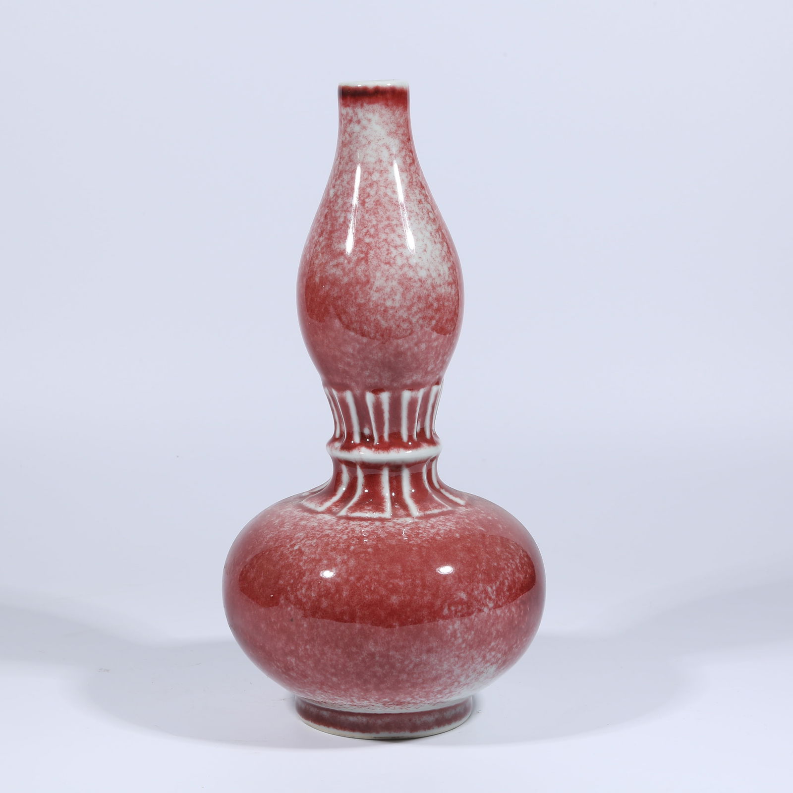 A SACRIFICIAL RED DOUBLE-GOURD VASE (1 of 9)