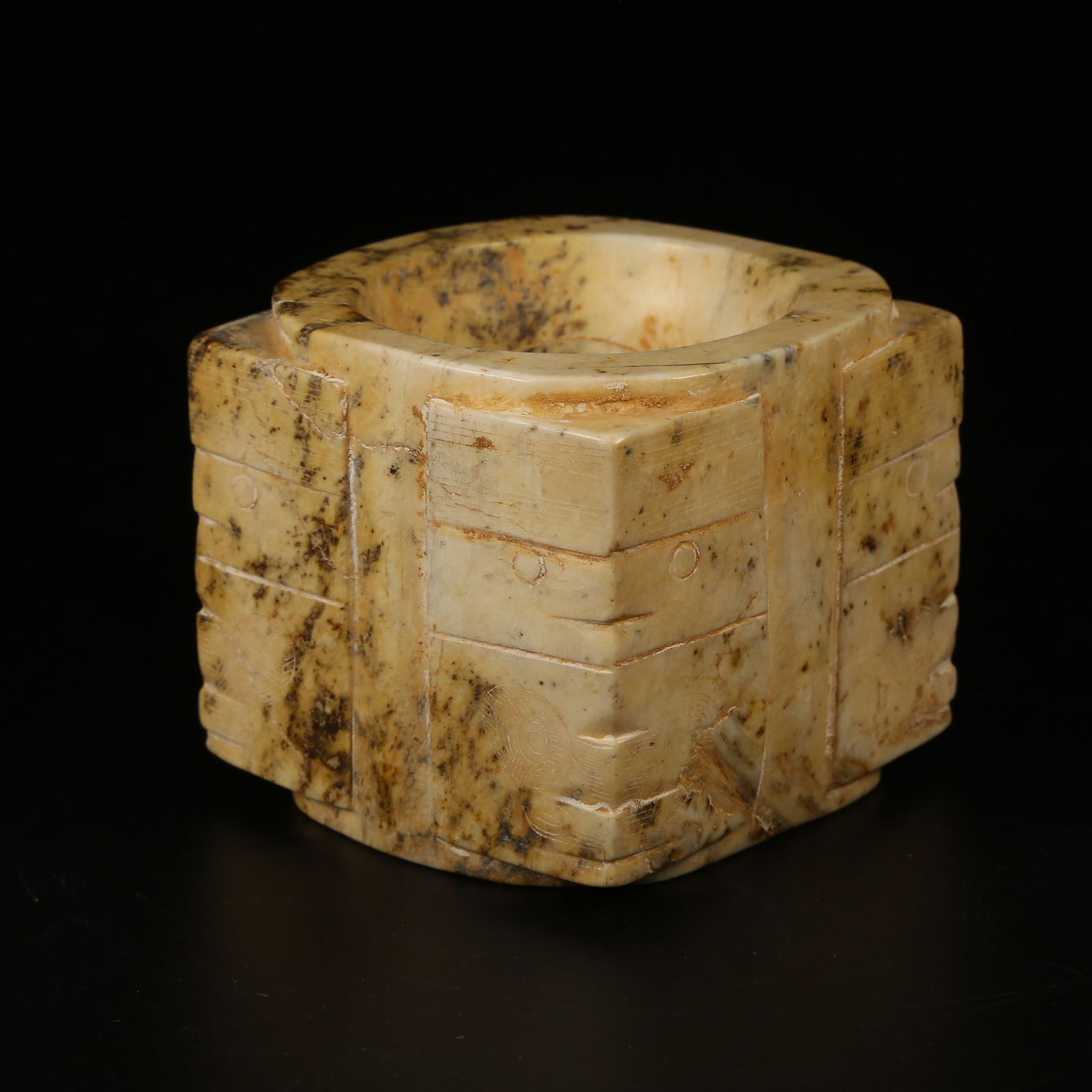 A ANCIENT JADE LIANGZHU CULTURE ANTHROPOMORPHIC FACE CONG (1 of 9)