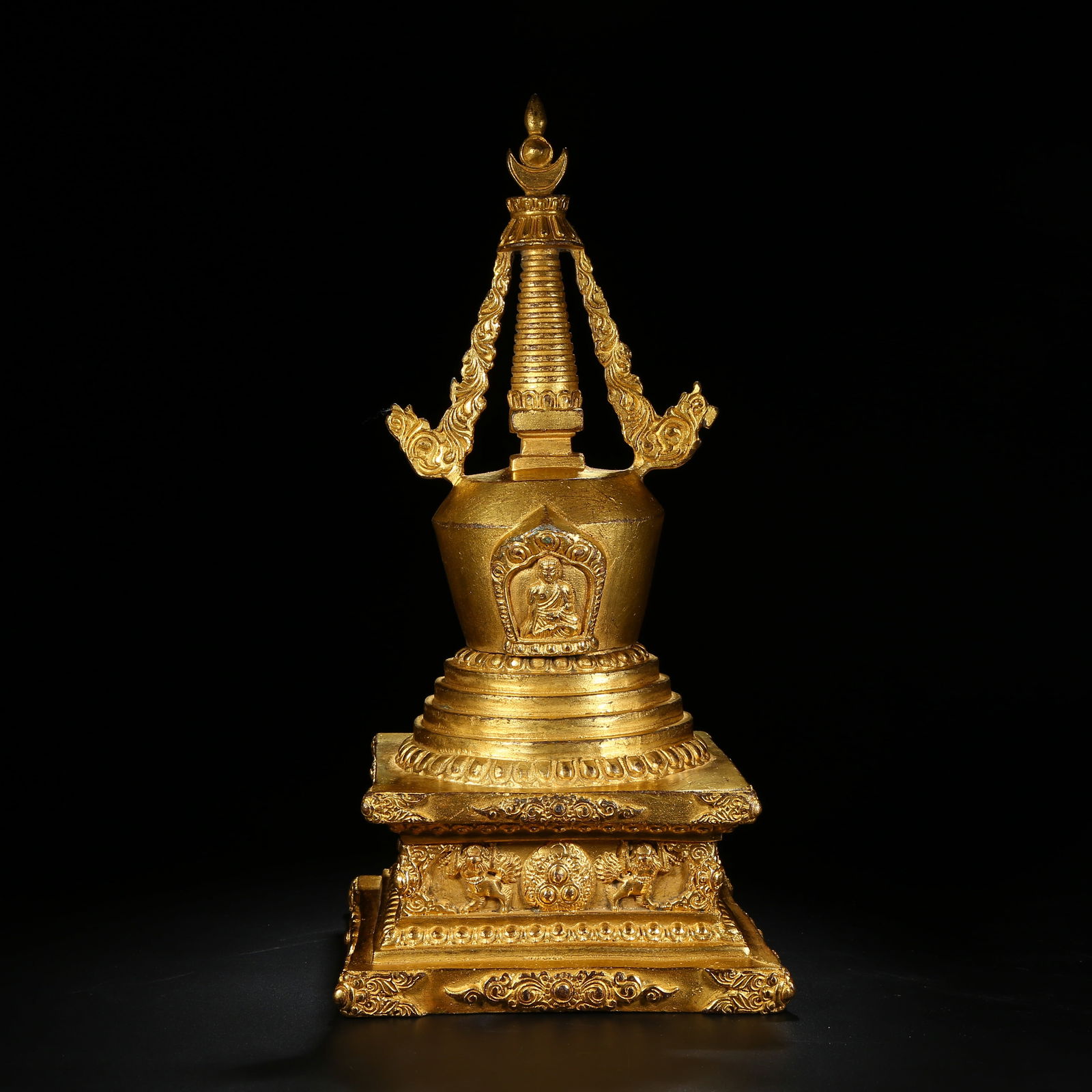A GILT BRONZE STUPA (1 of 8)