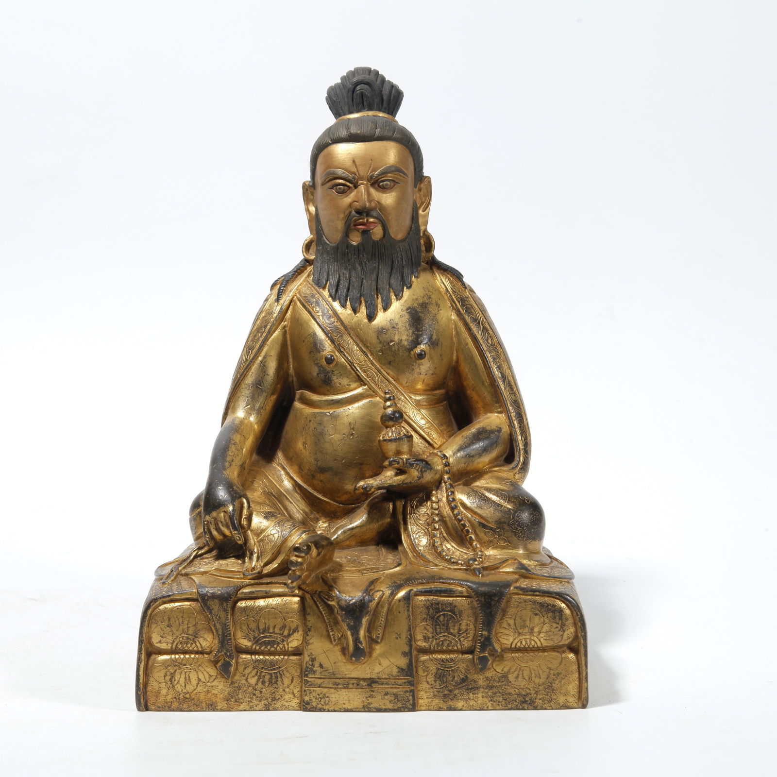 A GILT BRONZE BUDDHA STATUE (1 of 9)