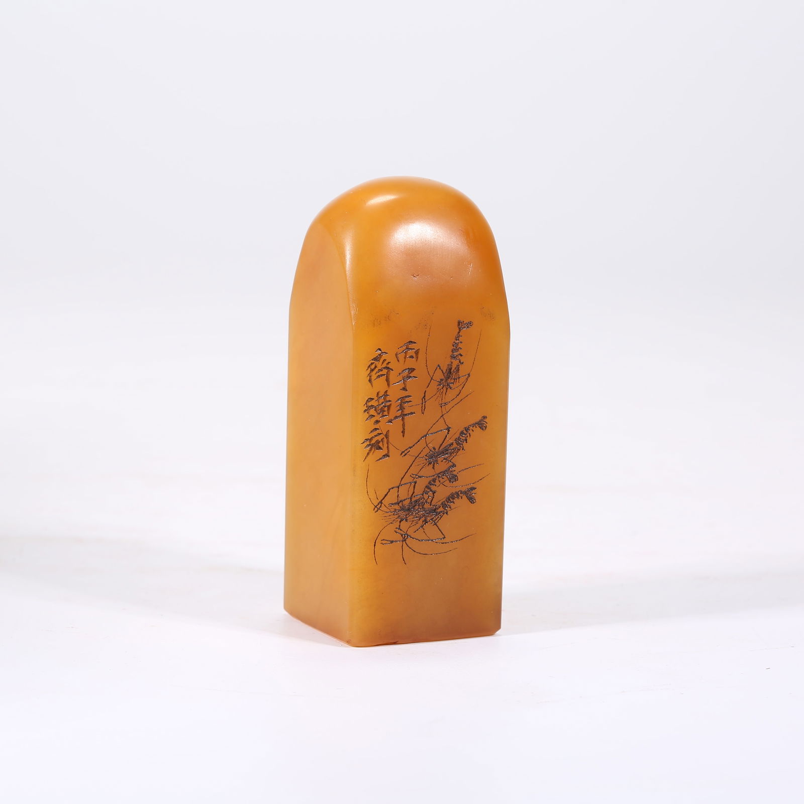 A SHOUSHAN TIANHUANG STONE SEAL CARVED WITH SHRIMP MOTIF: Shoushan Tianhuang stone seal carved with shrimp motif