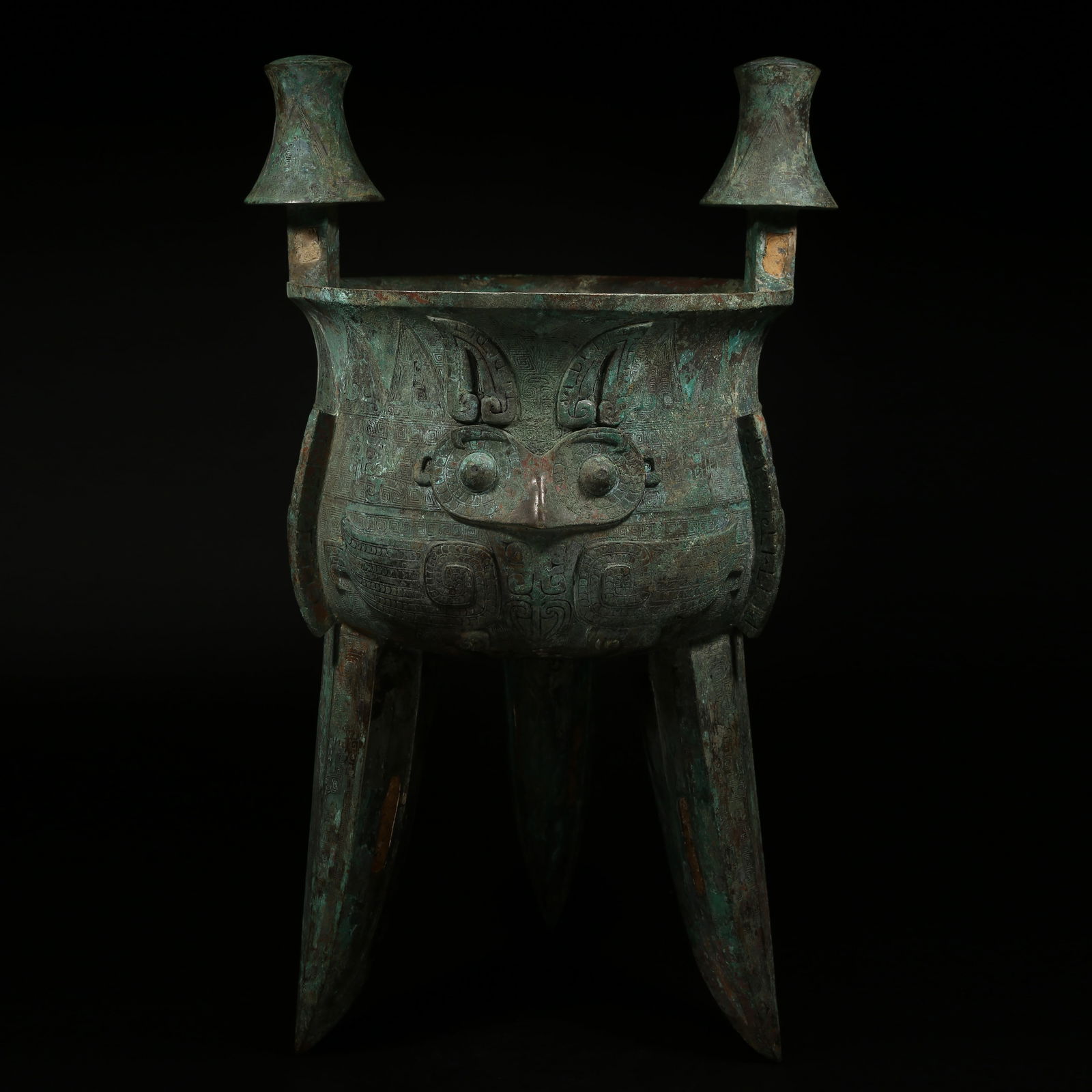 A BRONZE JIA VESSEL: Bronze jia vessel
