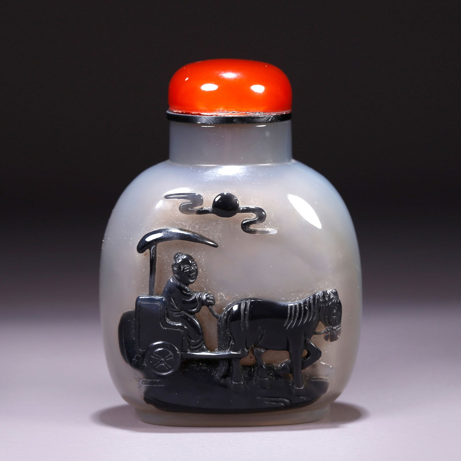 A AGATE SNUFF BOTTLE CARVED WITH FIGURATIVE STORY DESIGN: Agate Snuff Bottle Carved with Figurative Story Design