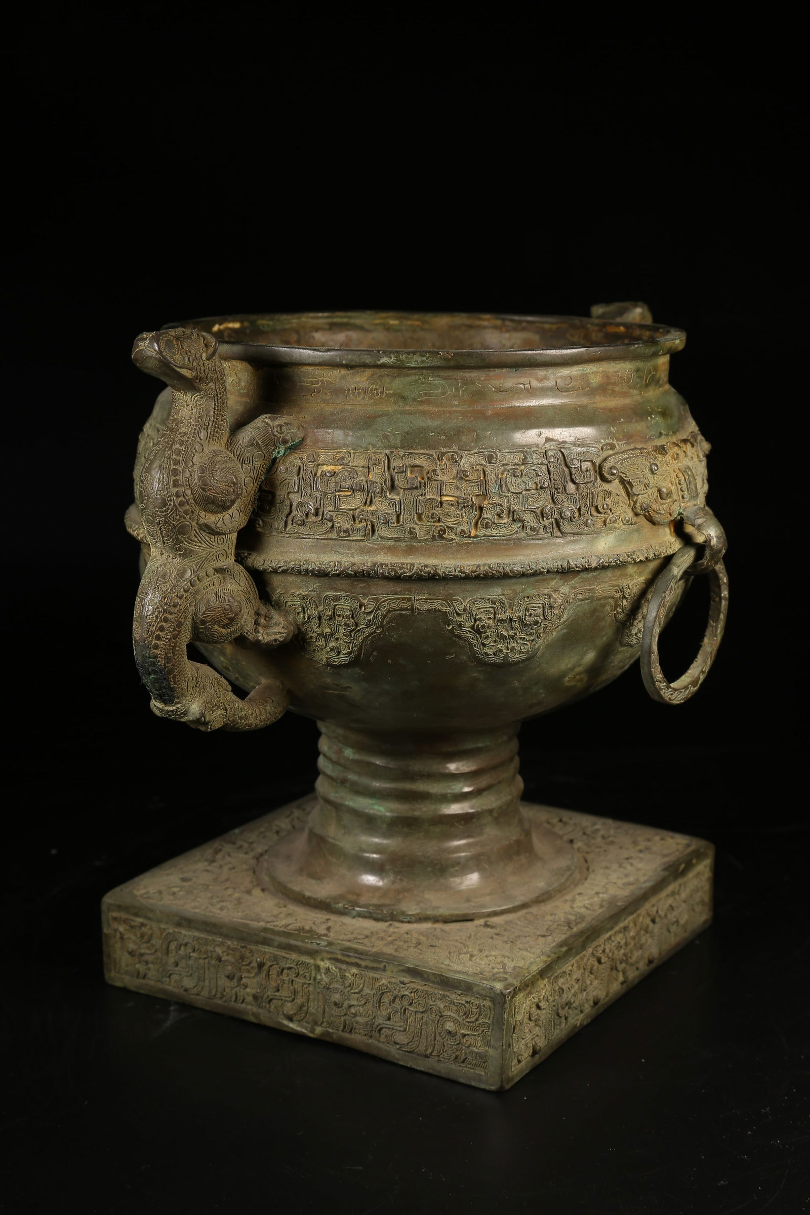 A BRONZE BEAST-HANDLED DOU - 6